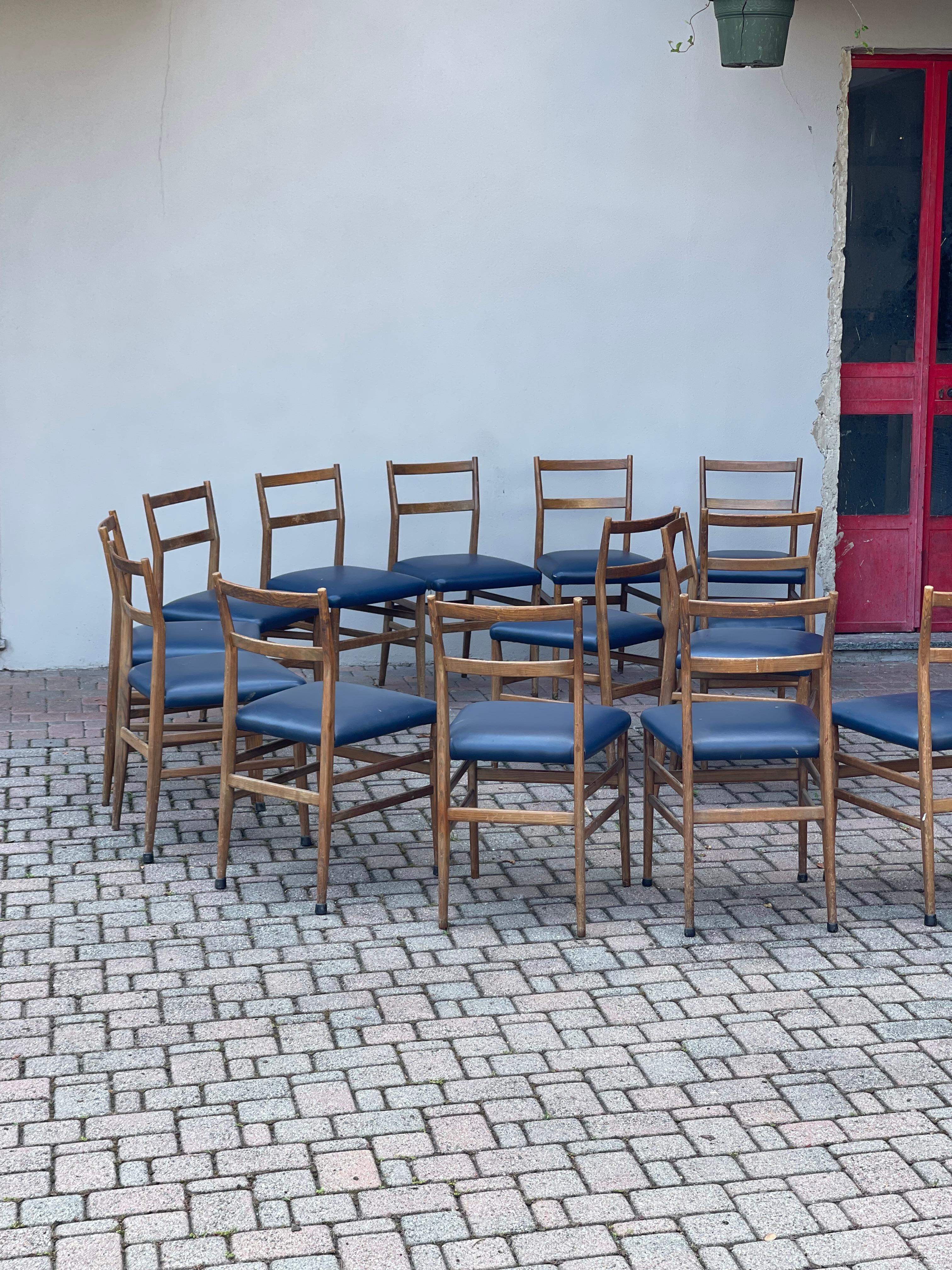 14 Mid Century Italian Dining Chairs, By Gio Ponti - Wood And Blue Leather -  4