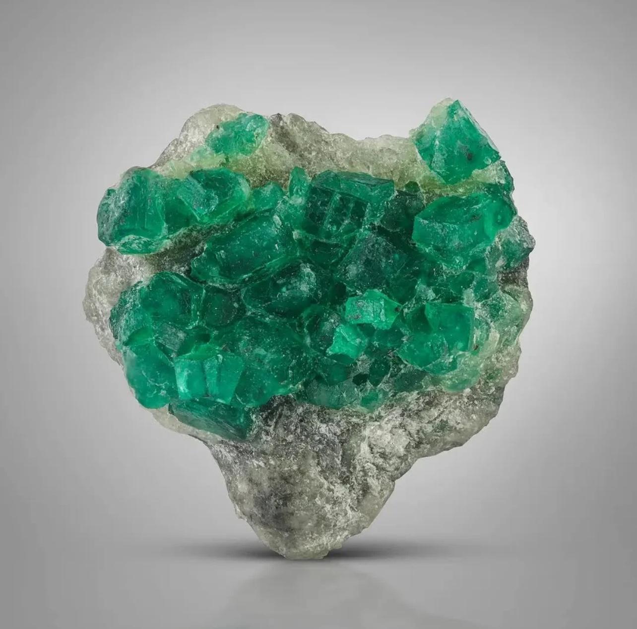 Other 14 Grams Green Robust Cluster Of Emerald Crystals On Calcite From Pakistan For Sale