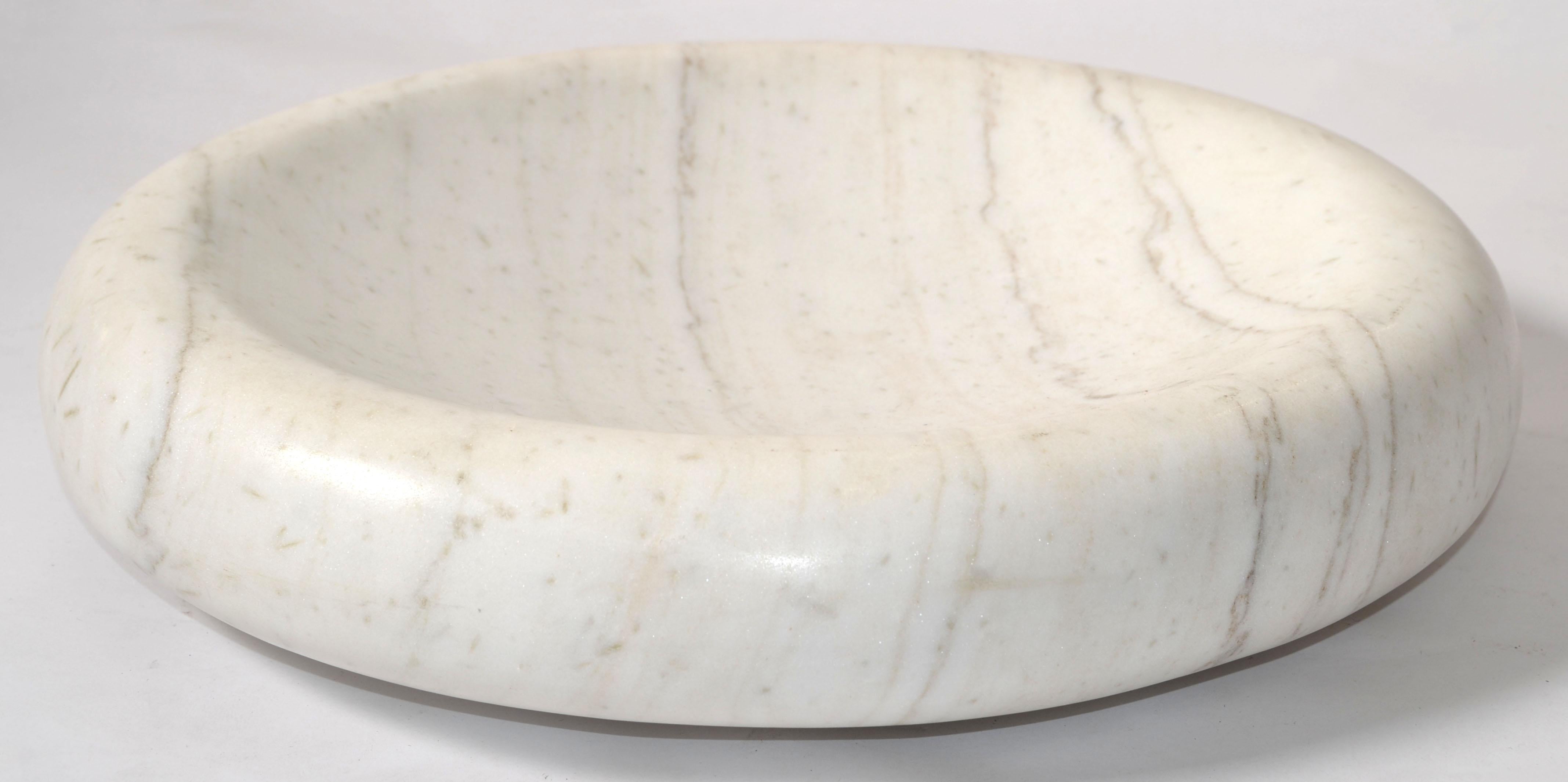 14 pollici Mid-Century Modern Round White Carrara Marble Bowl Centerpiece Italia in vendita 9
