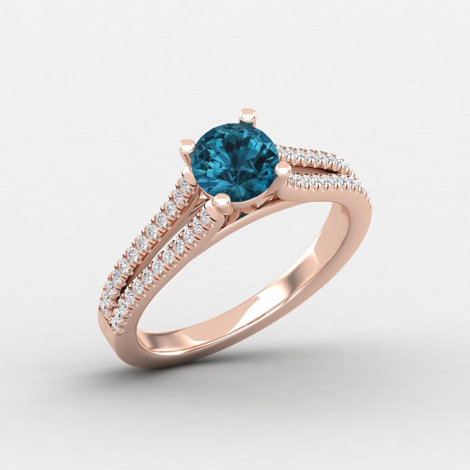14 K Gold Blue Topaz Ring / Diamond Solitaire Ring / Ring for Her In New Condition For Sale In Jaipur, RJ