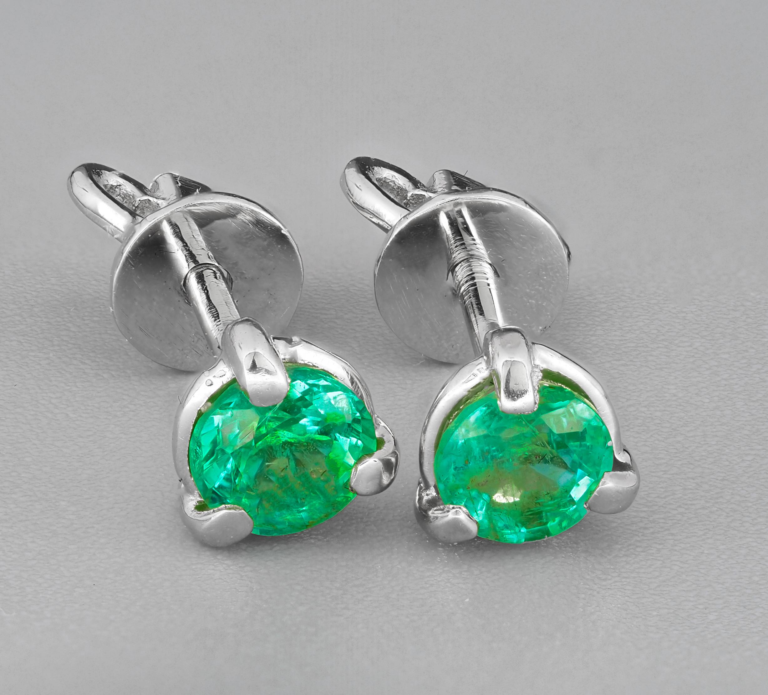 Modern 14 K Gold Earrings with Genuine Emeralds, Emerald Stud Earrrings For Sale