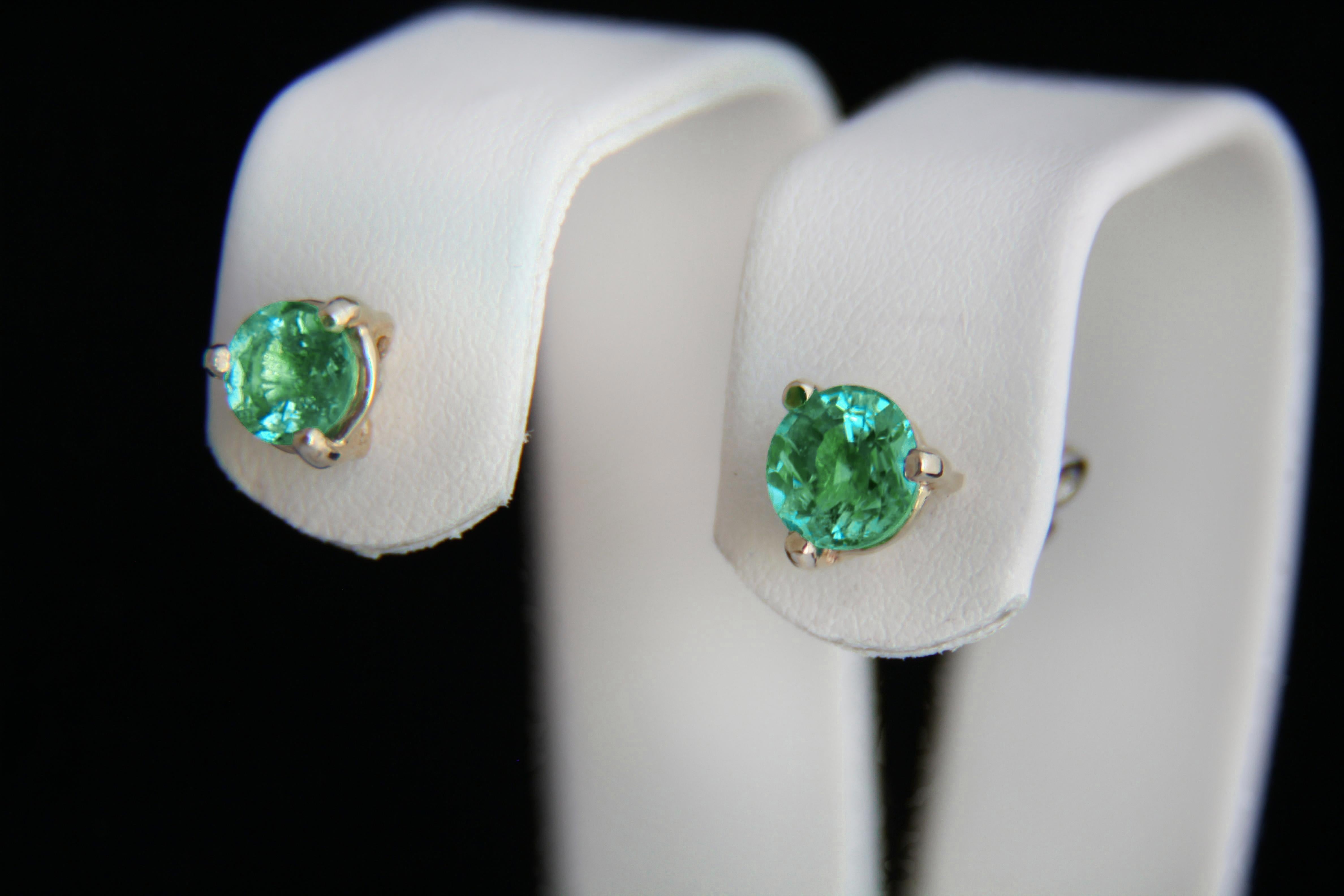14 K Gold Earrings with Emeralds In New Condition For Sale In Istanbul, TR