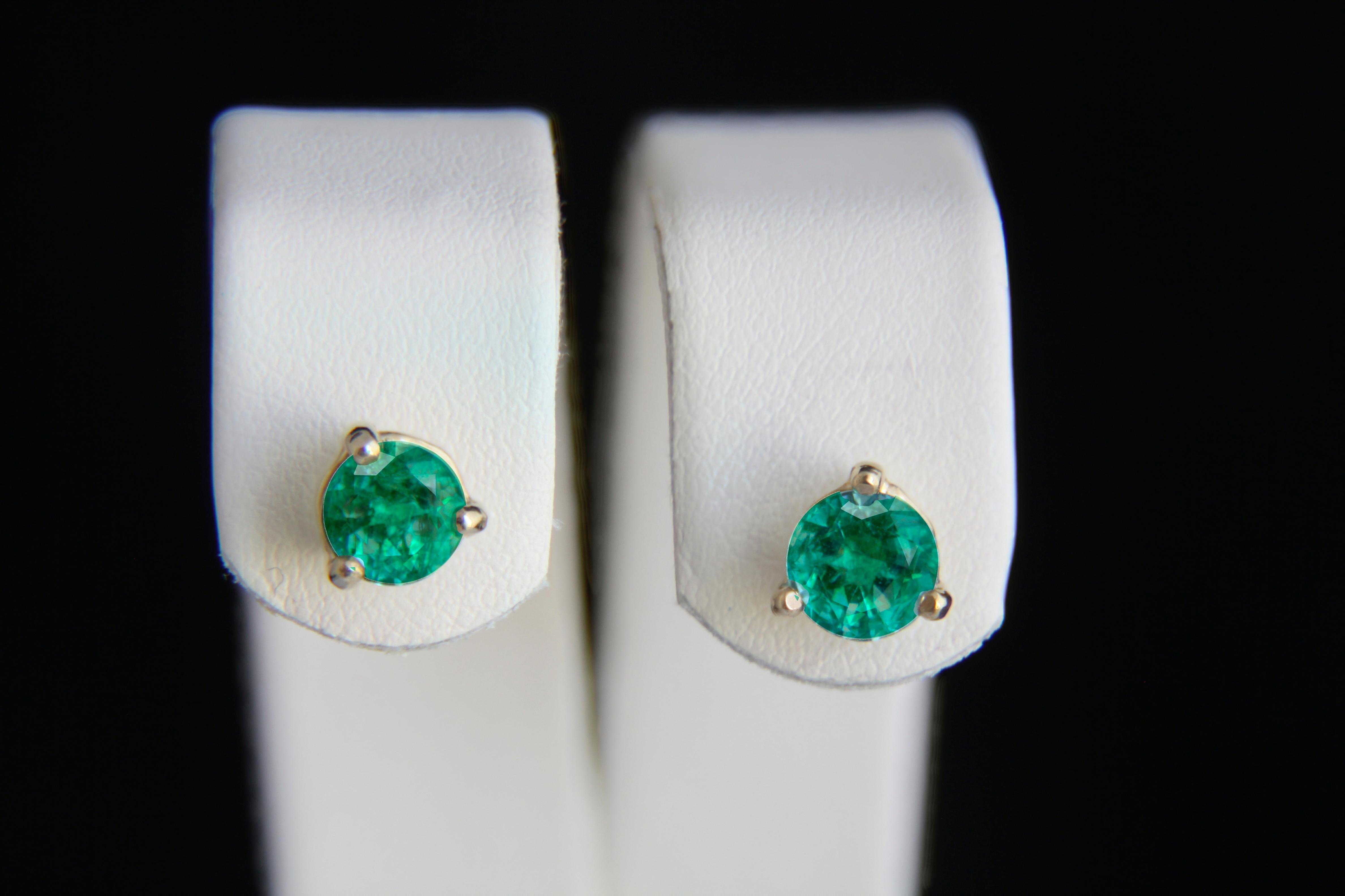 Women's 14 K Gold Earrings with Genuine Emeralds, Emerald Stud Earrrings For Sale
