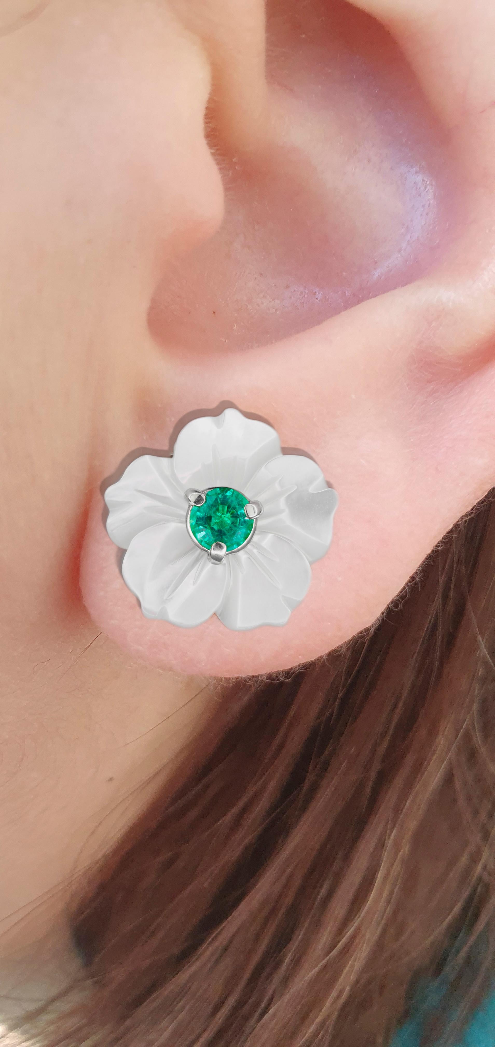 14 K Gold Earrings with Genuine Emeralds, Emerald Stud Earrrings For Sale 3