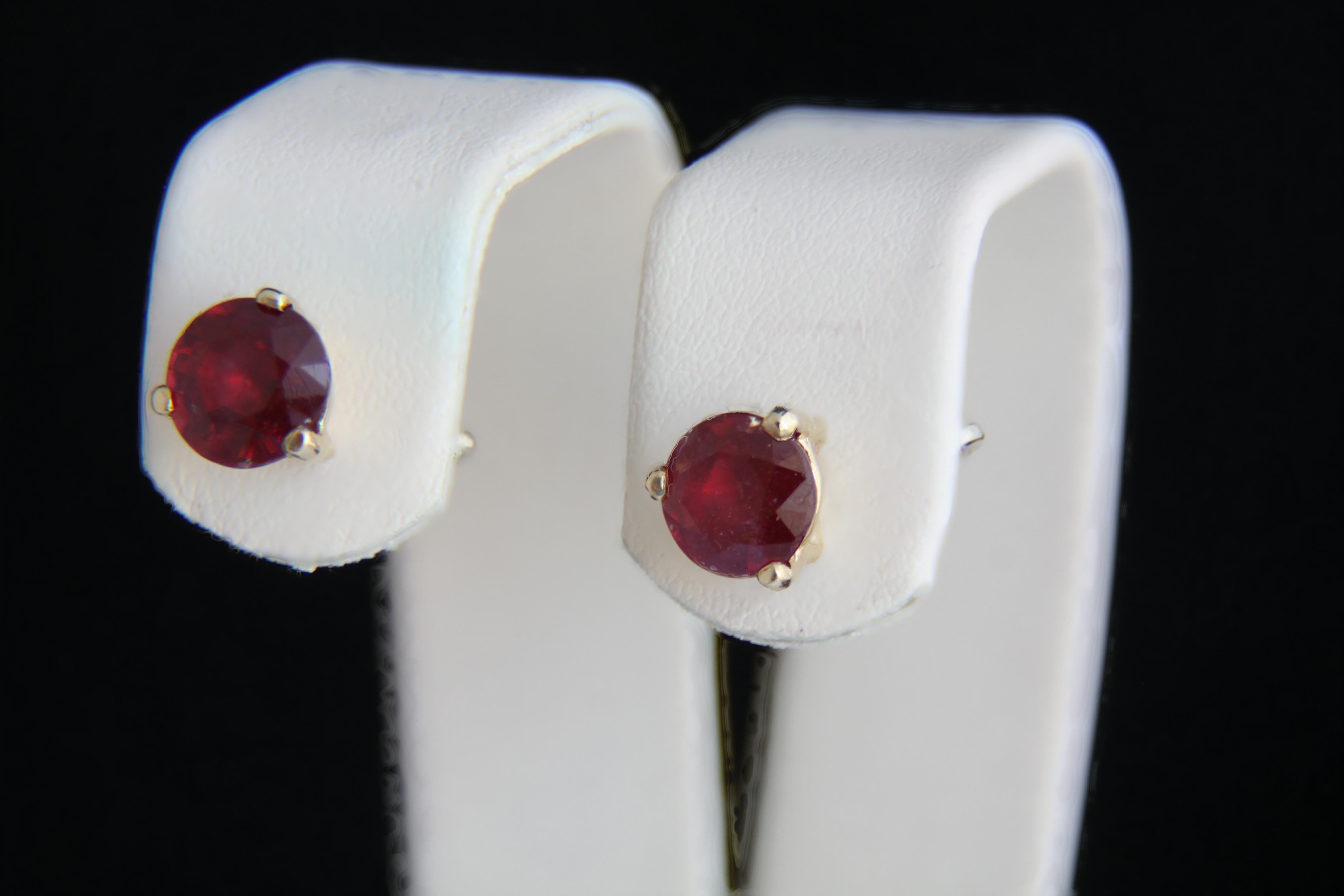 14 K Gold Earrings with Genuine Rubies, Ruby Stud Earrrings For Sale 2
