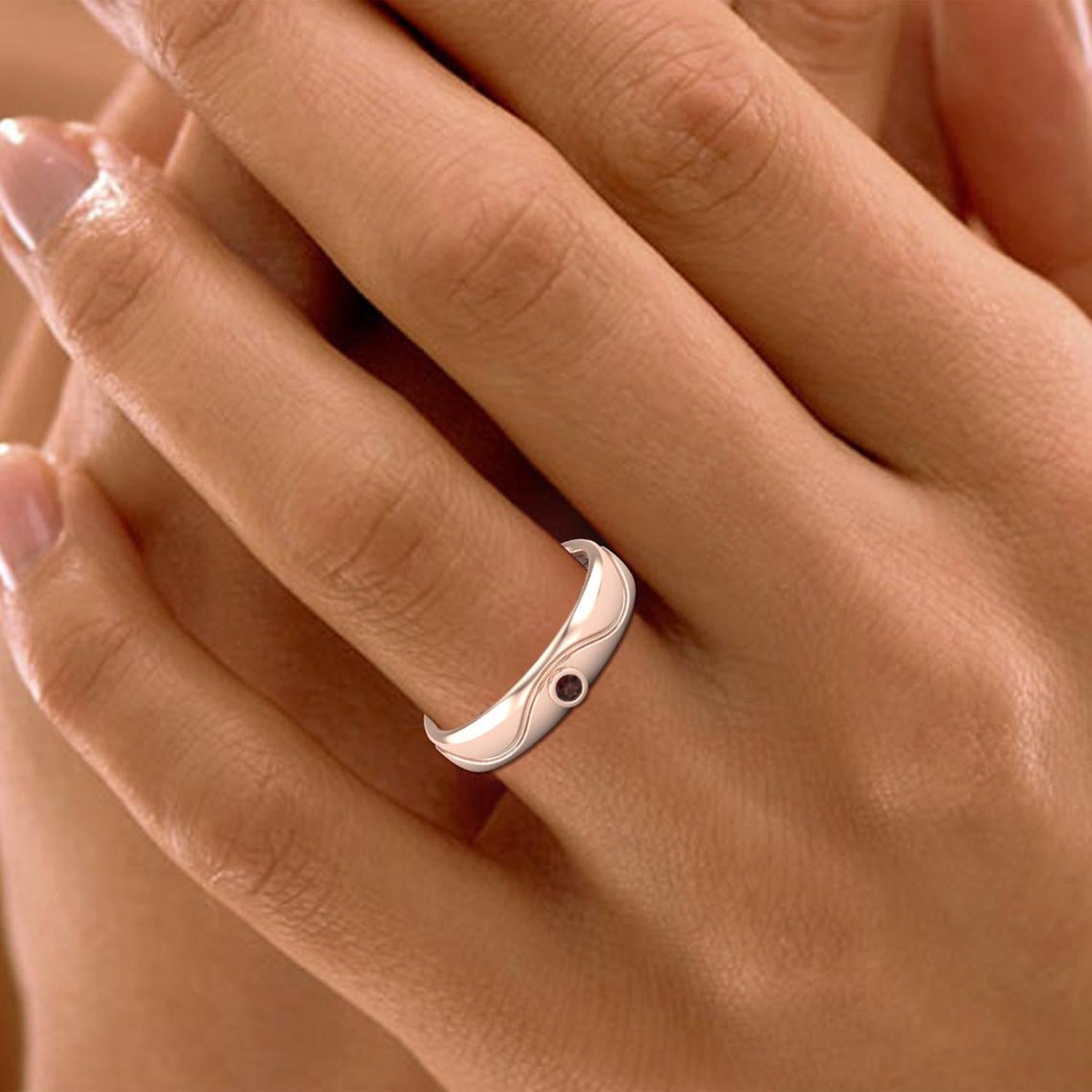 Modern 14 K Gold Garnet Ring / Engagement Ring / Ring for Her / January Birthstone Band For Sale