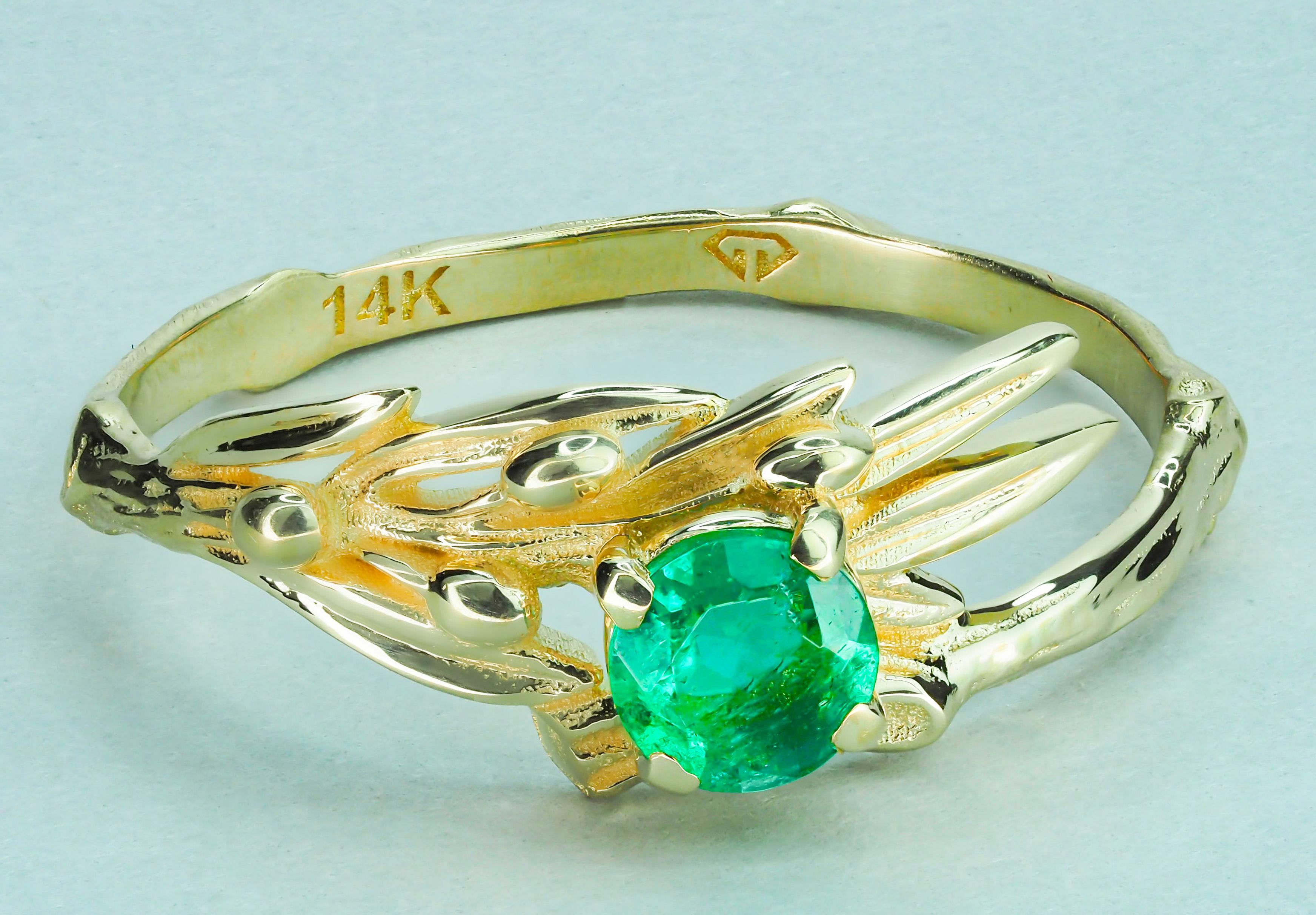 For Sale:  14 K Gold Olive Ring with Round Emerald 2