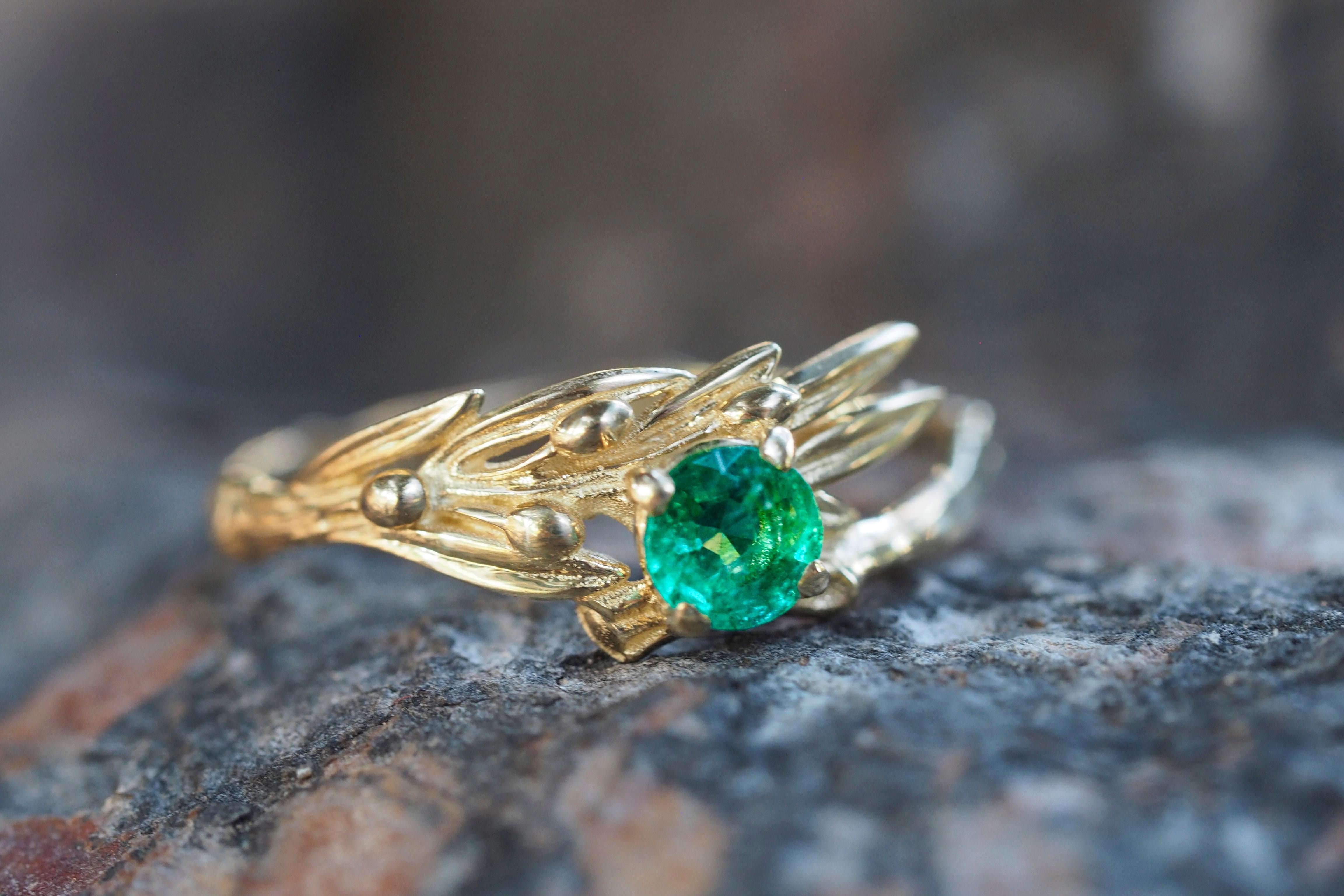 For Sale:  14 K Gold Olive Ring with Round Emerald 13