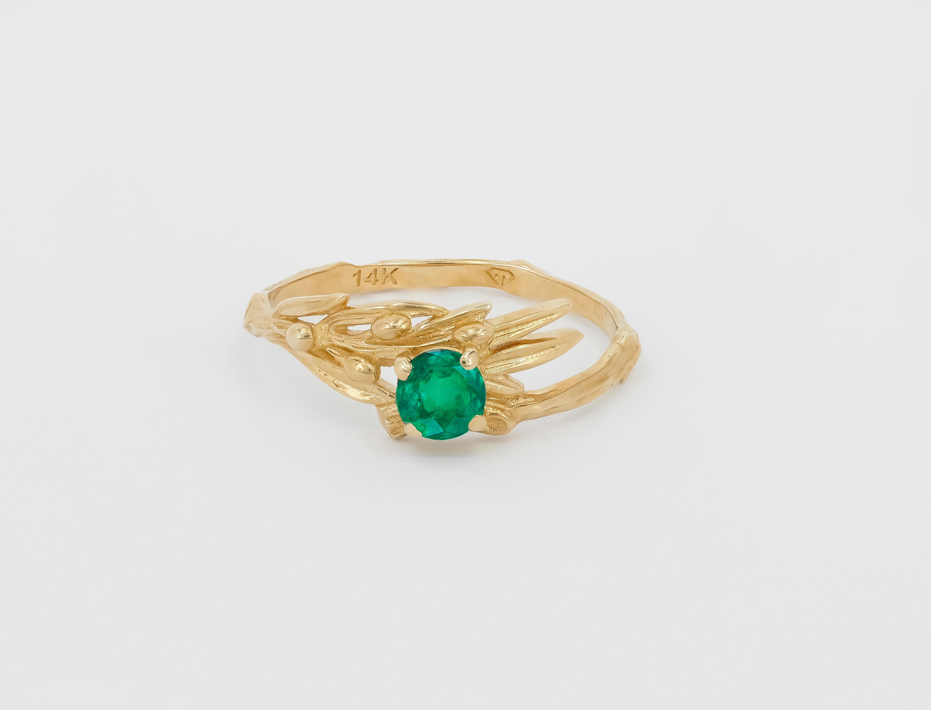 For Sale:  14 K Gold Olive Ring with Round Emerald 3