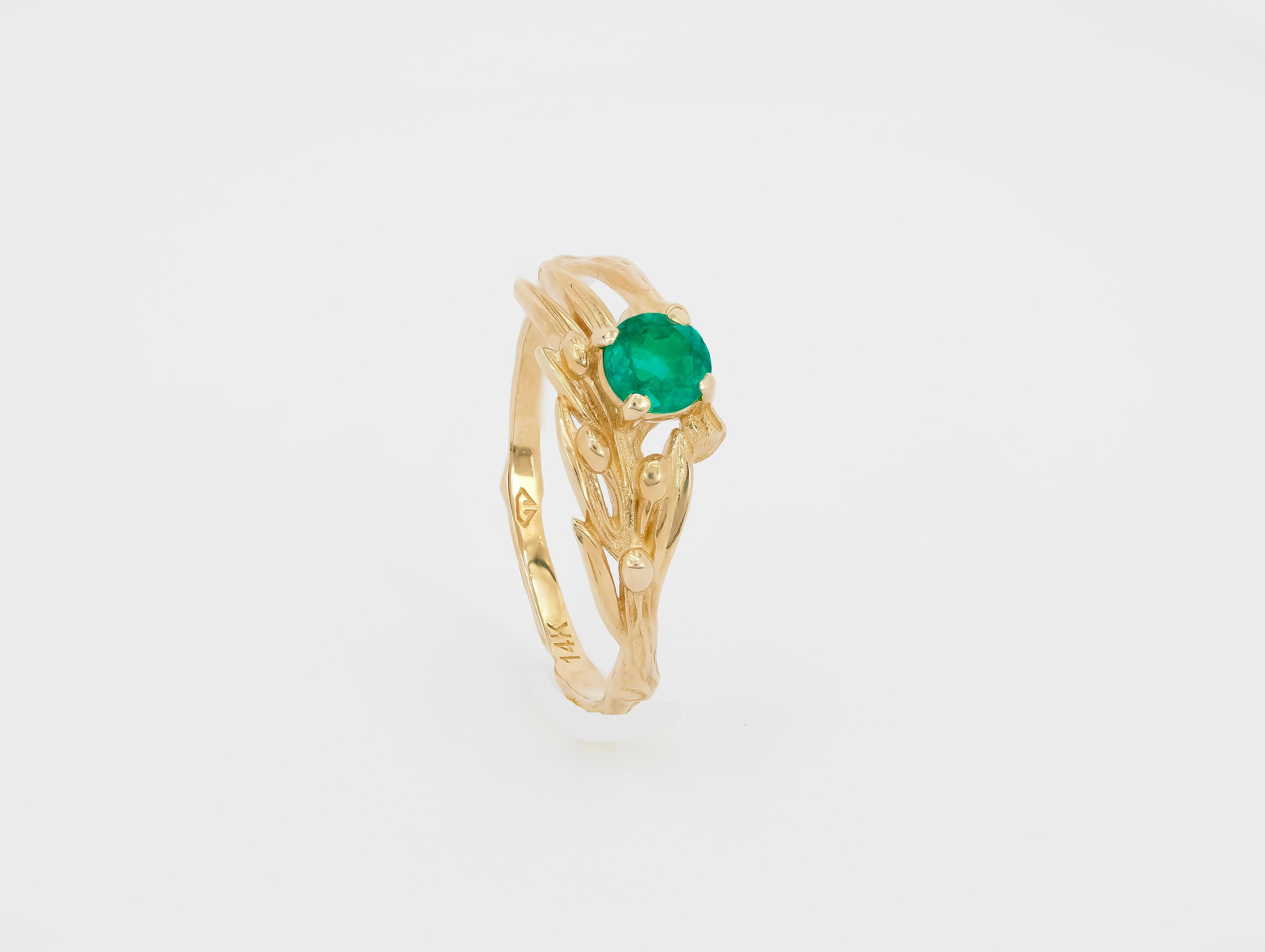 14 K Gold Olive Ring with Round Emerald 2