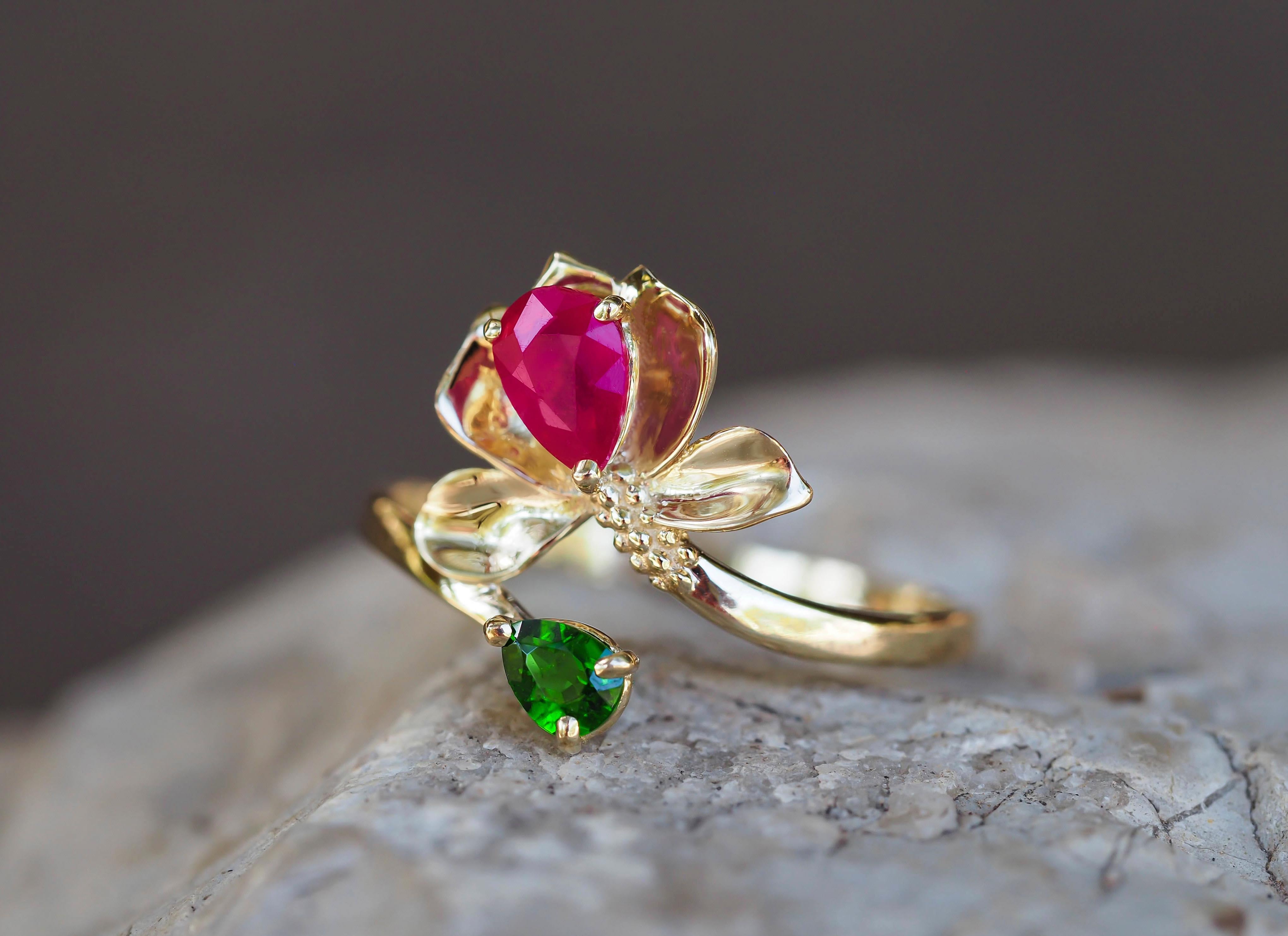 For Sale:  14 K Gold Ring with Ruby and Chrome Diopside. Water Lily Flower Gold Ring! 10