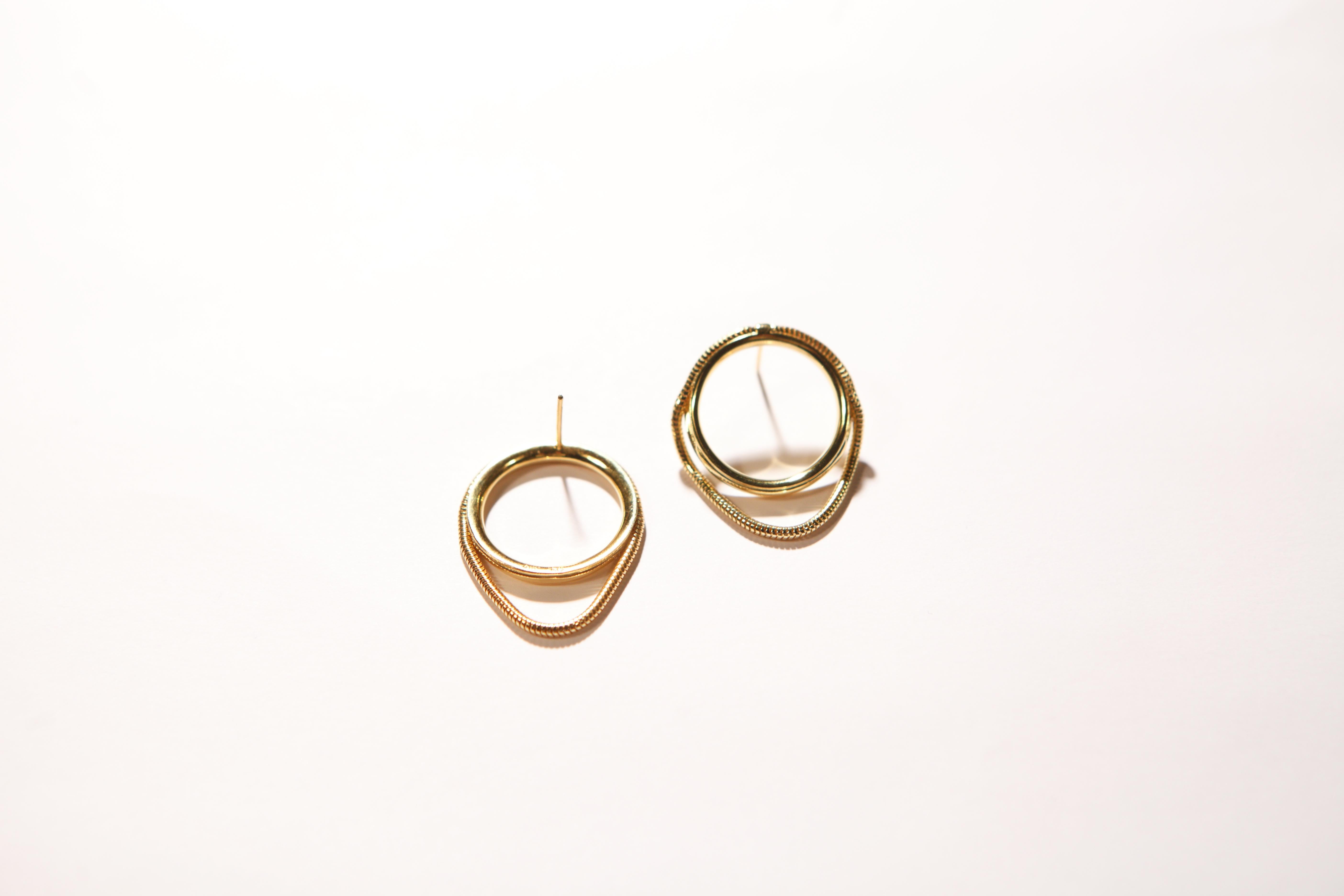Contemporary 14 Karat Solid Gold Earrings Studs Snake Chain Minimal Greek Earrings For Sale