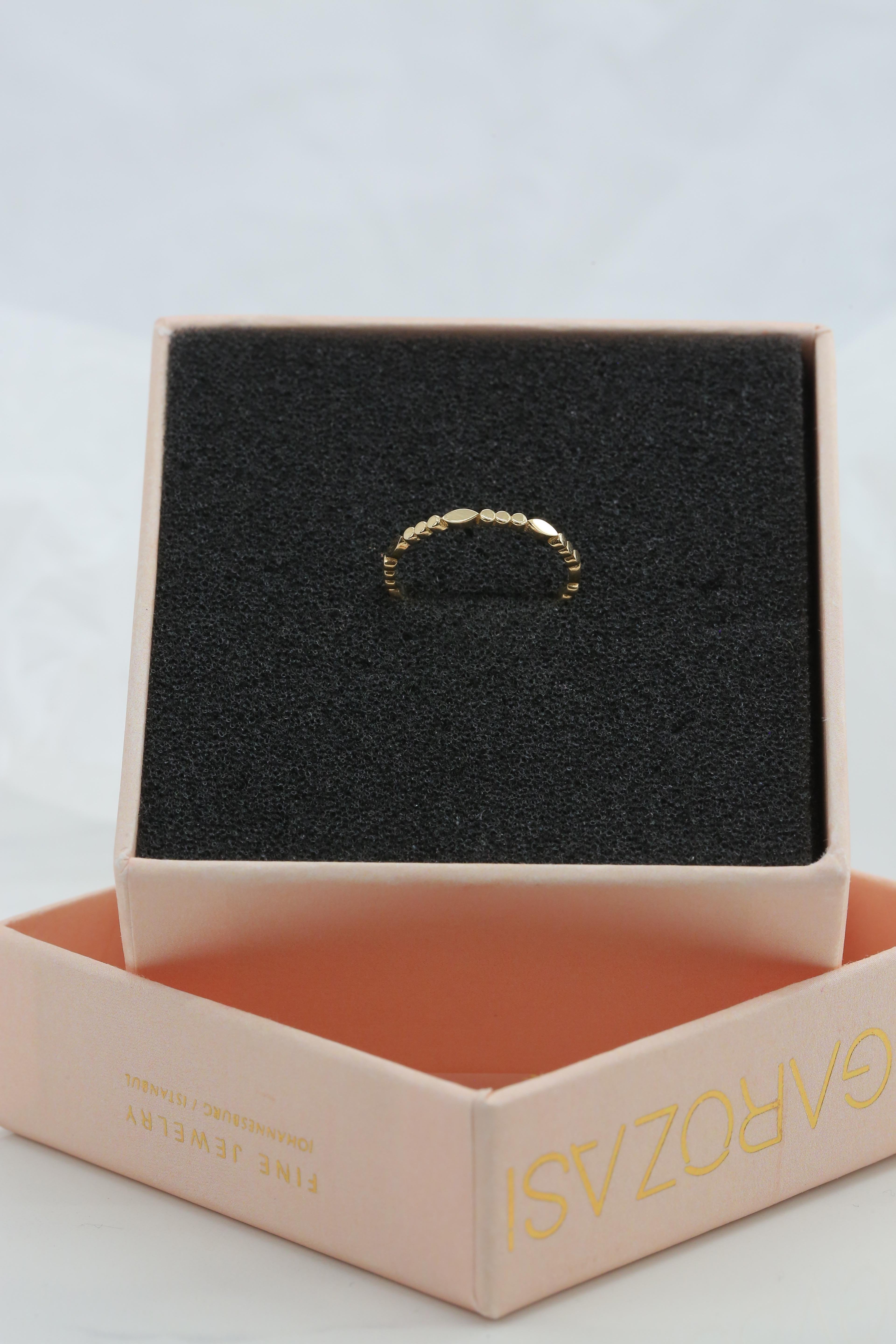 For Sale:  14 K Solid Gold Round Dot Ring Chain Link Ring, Modern Minimal Band Ring 4