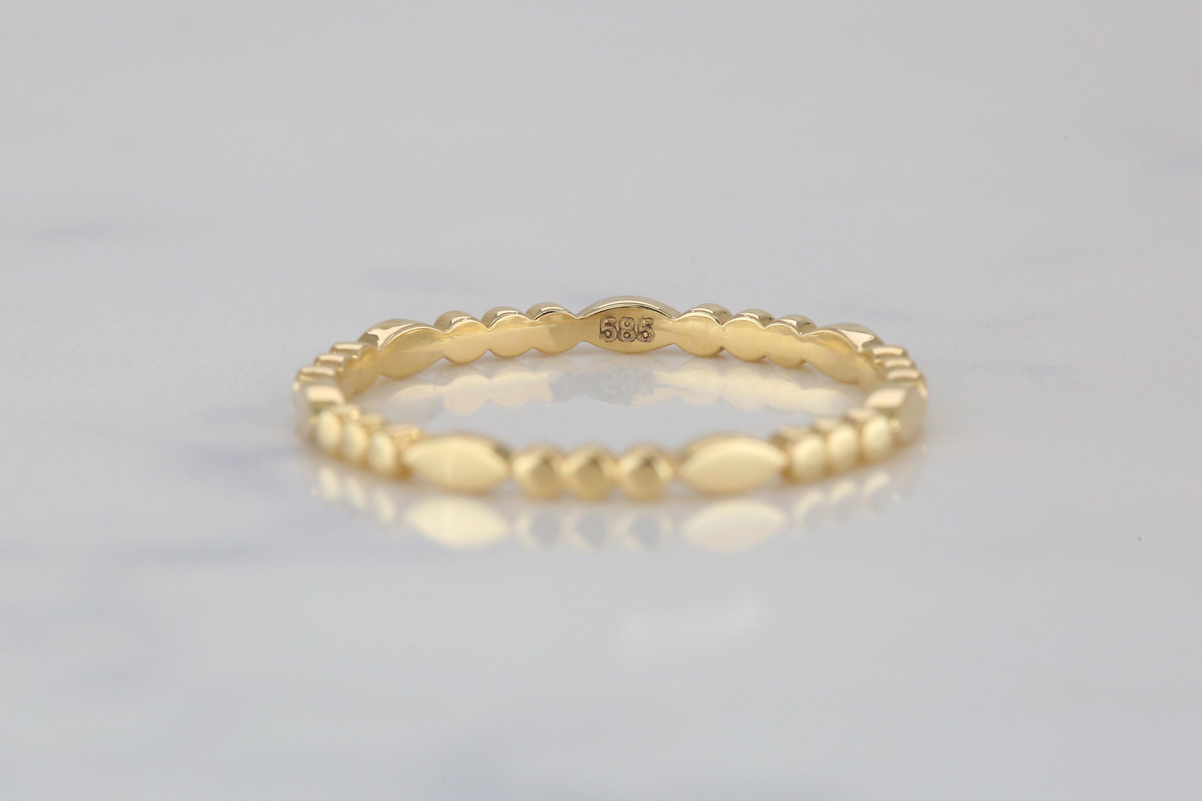 For Sale:  14 K Solid Gold Round Dot Ring Chain Link Ring, Modern Minimal Band Ring 7