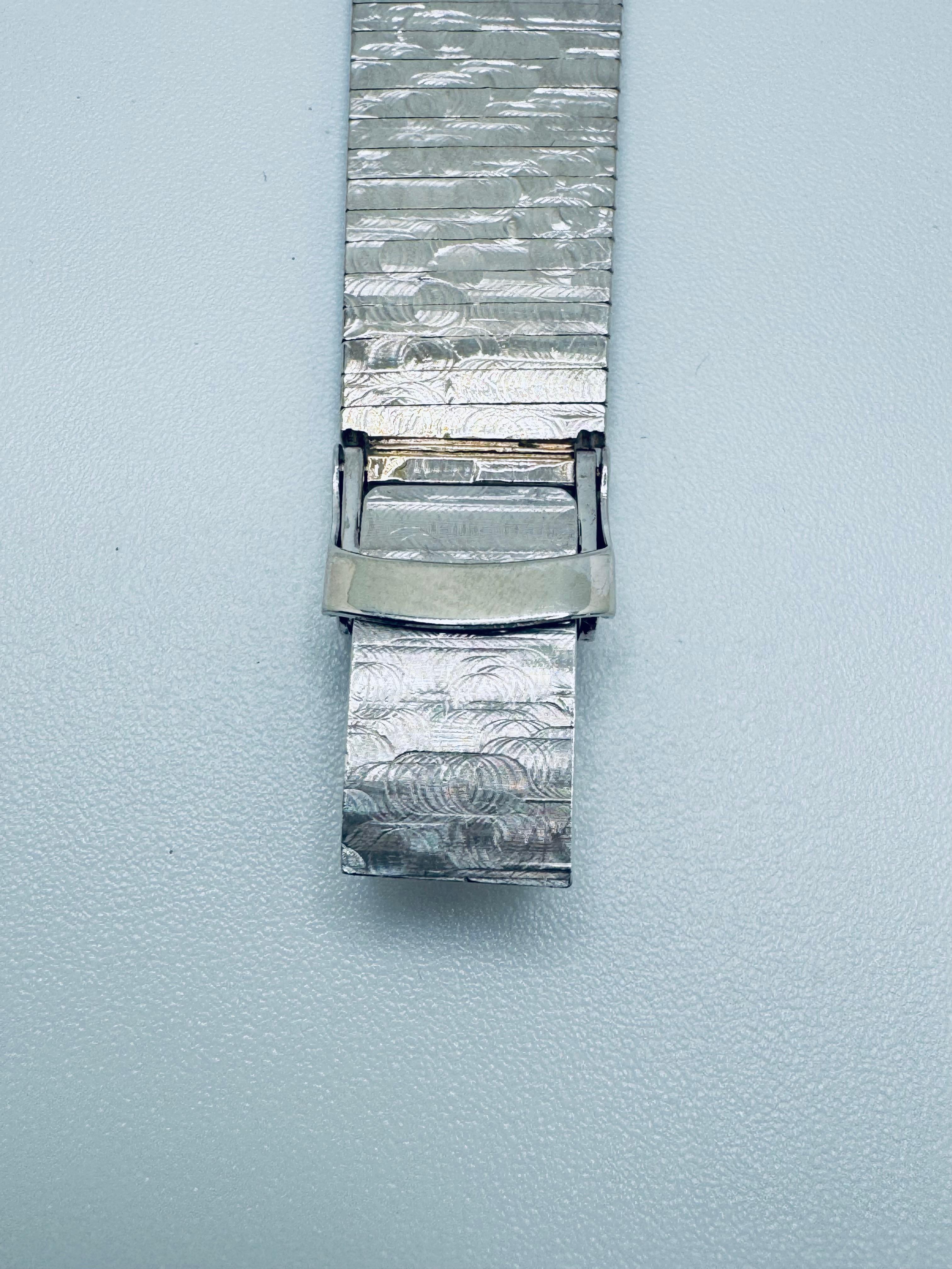 Taille ronde 14 K White Gold Longines Women's Watch en vente