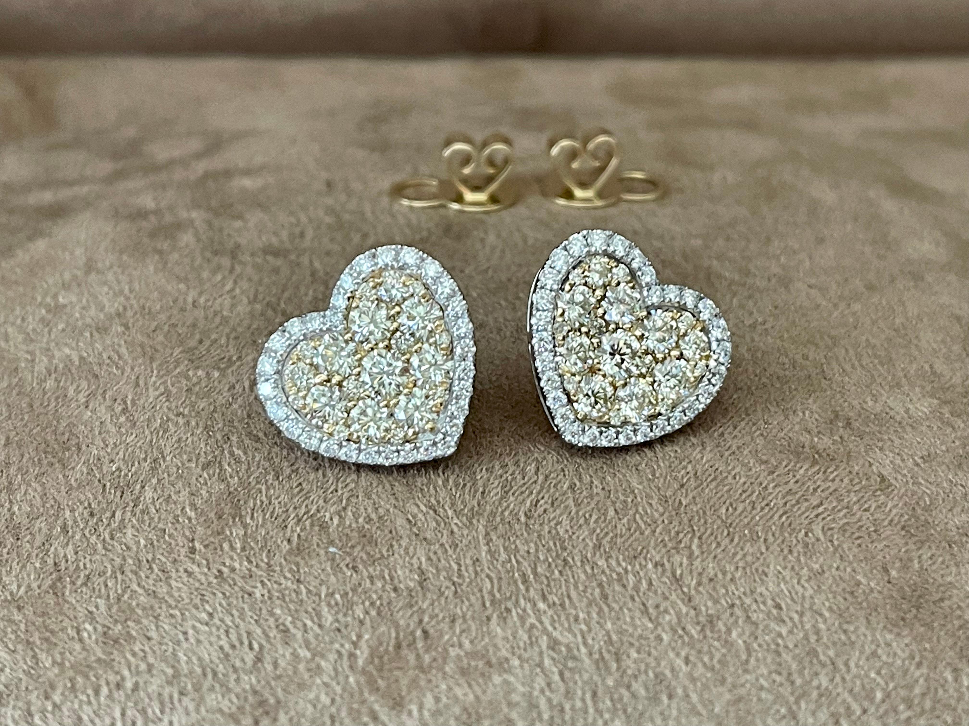 Boucles d'oreilles en or blanc et or jaune 14 carats en forme de cœur de 3,86 carats au total en vente 2