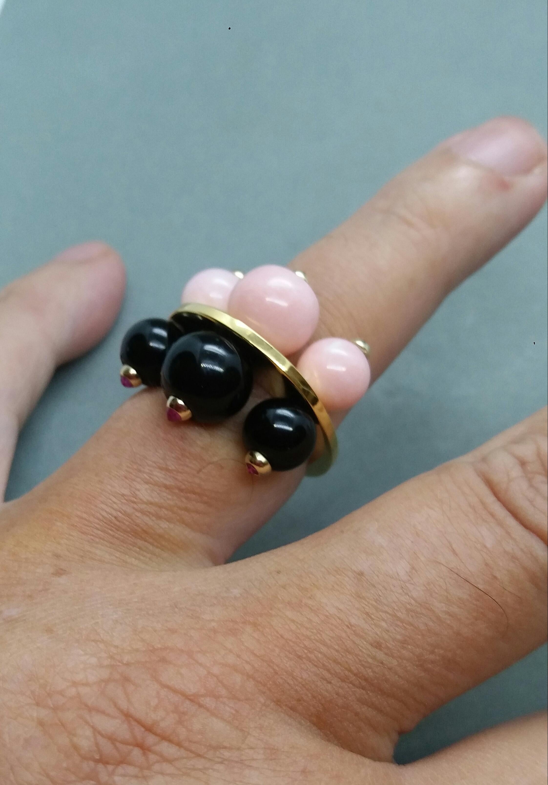 14 Karat Gold Black Onyx and Pink Opal Round Beads Rubies Black Diamonds Ring For Sale 4