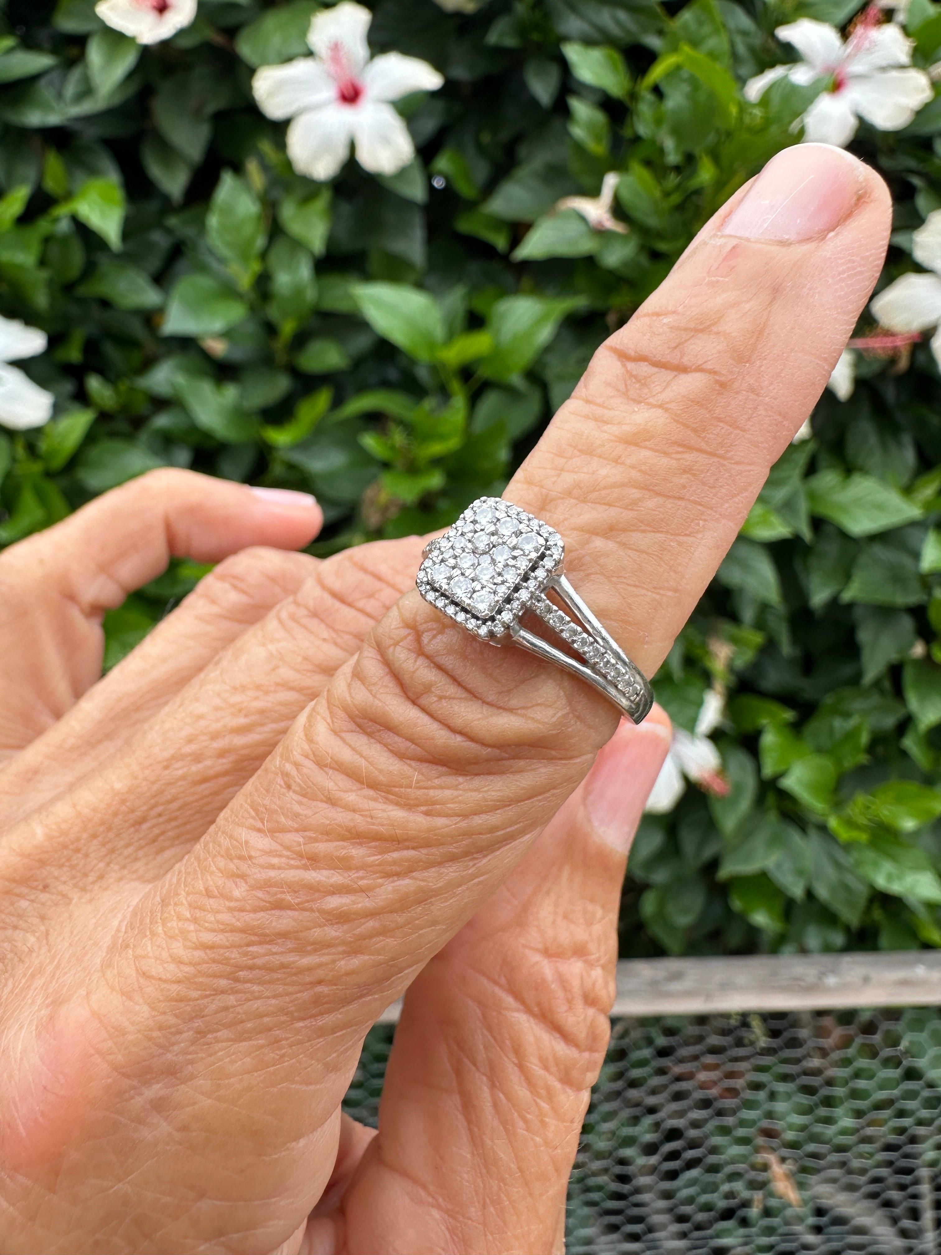 14 karat 1.00 carat diamond halo ring white gold im Angebot 10
