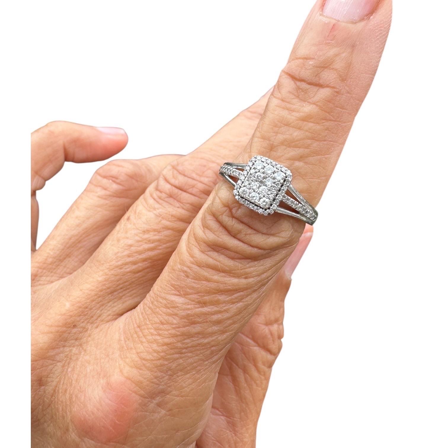 14 karat 1.00 carat diamond halo ring white gold für Damen oder Herren im Angebot