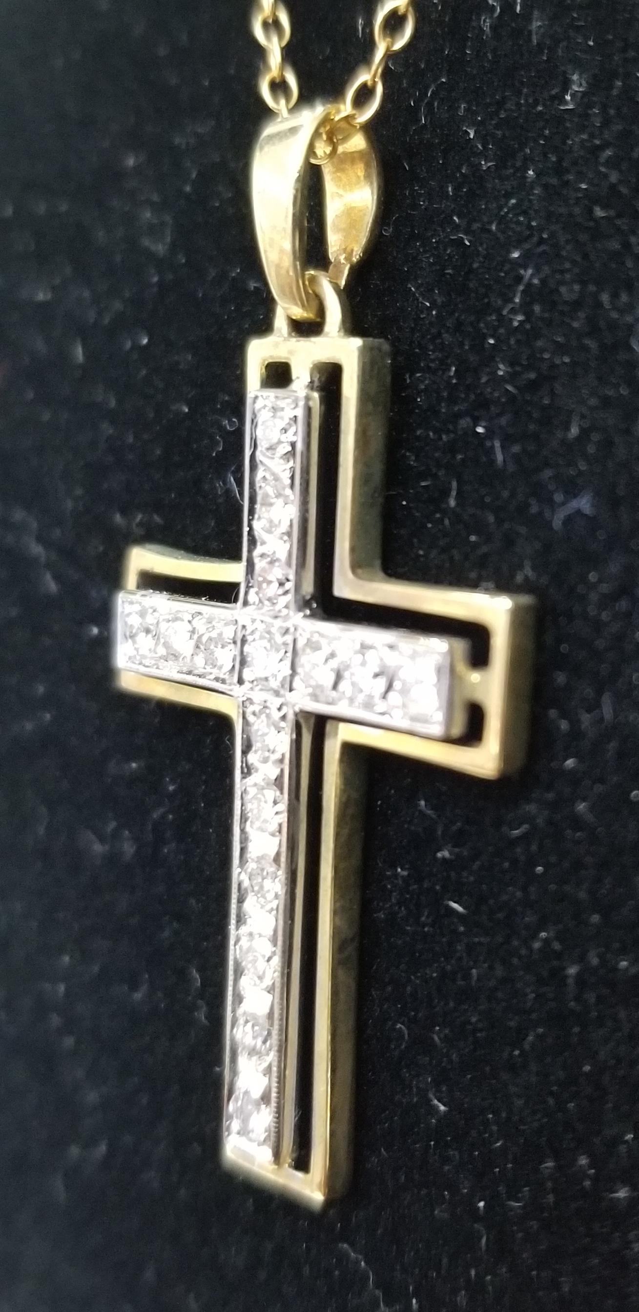 14 Karat 2-Tone Diamond Cross and Chain In Excellent Condition For Sale In Los Angeles, CA