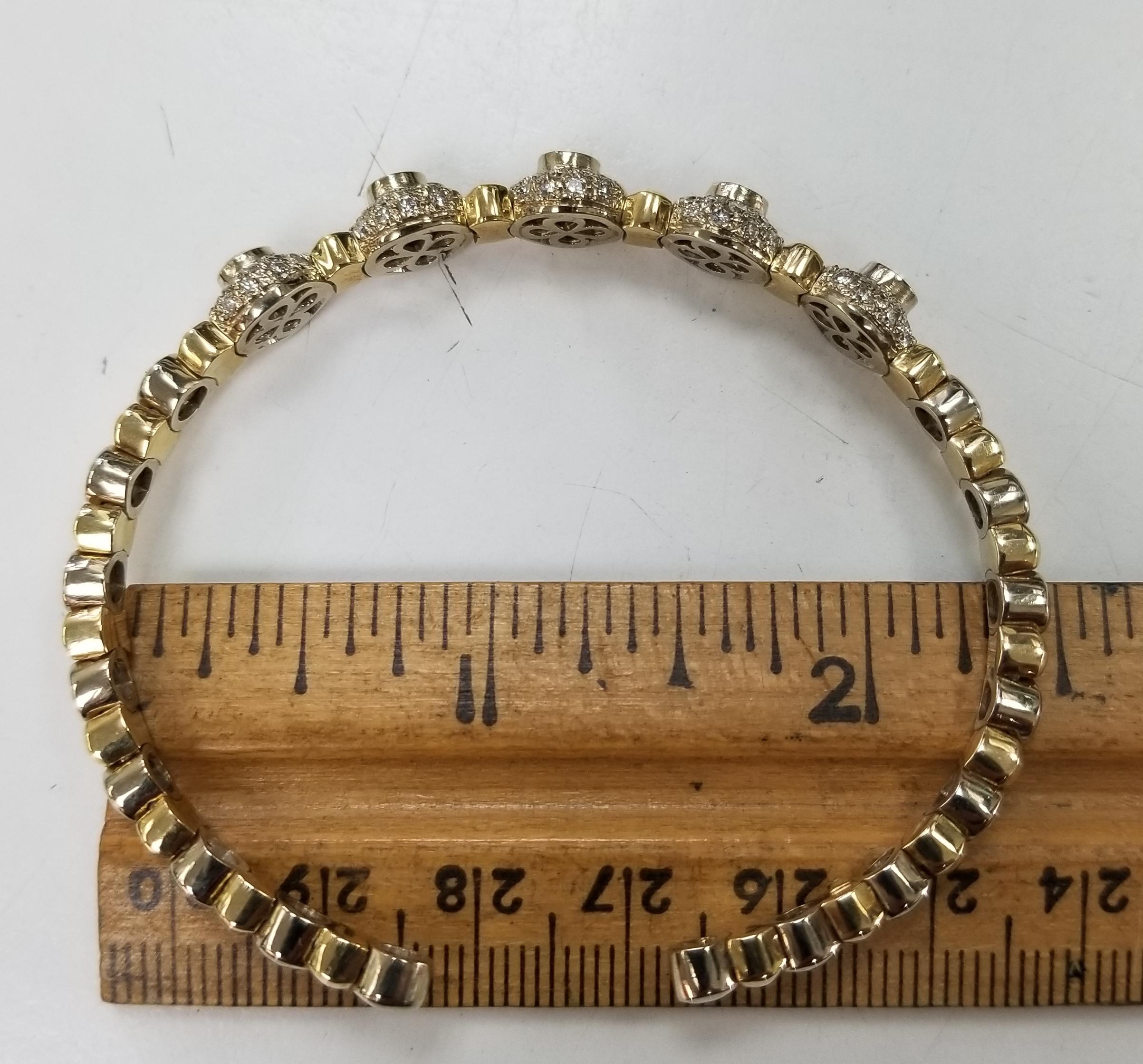 14 Karat 2-Tone Gold Diamond and Emerald Flexible Bracelet For Sale 1