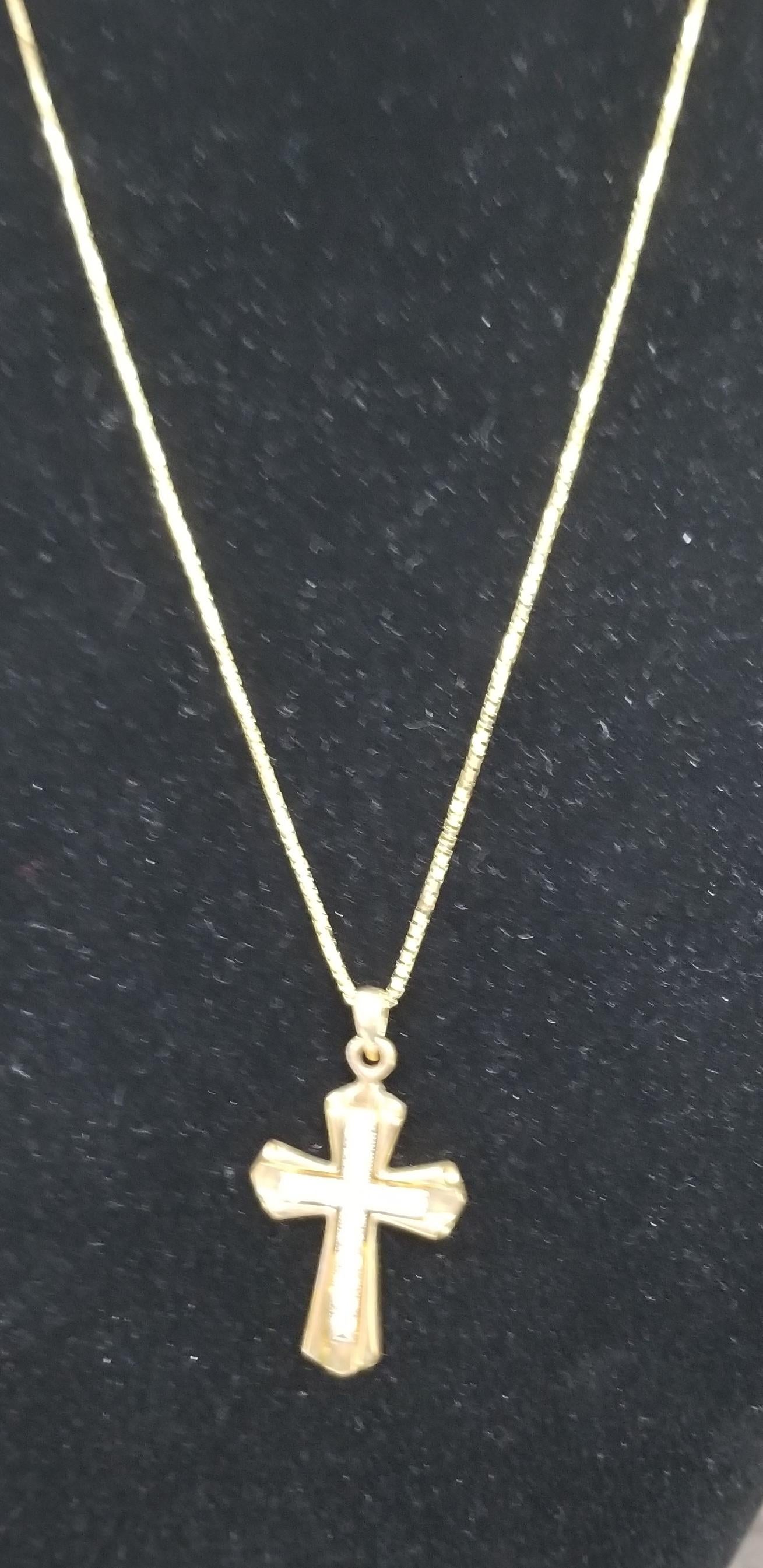 14 Karat 2-Tone Gold Diamond Cross and Chain In New Condition For Sale In Los Angeles, CA