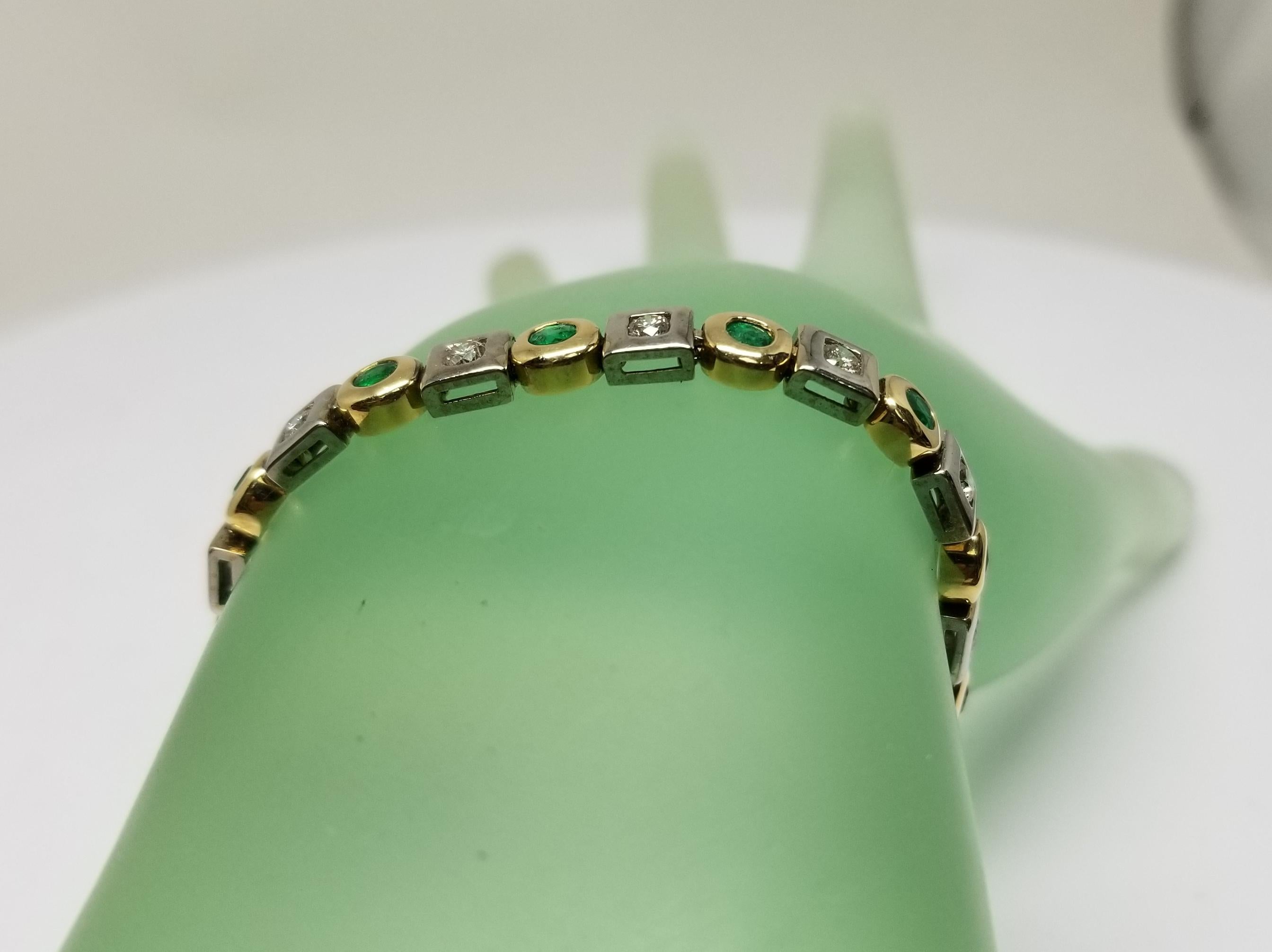 14 Karat 2-Tone Gold Emerald and Diamond Bracelet In New Condition For Sale In Los Angeles, CA