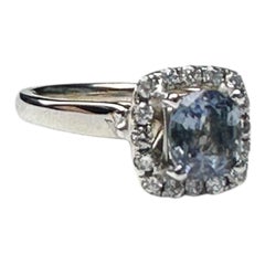 14 Karat 2.48ct Cushion Sapphire Natural-Unheated & Diamond Halo Ring (Bague Halo)