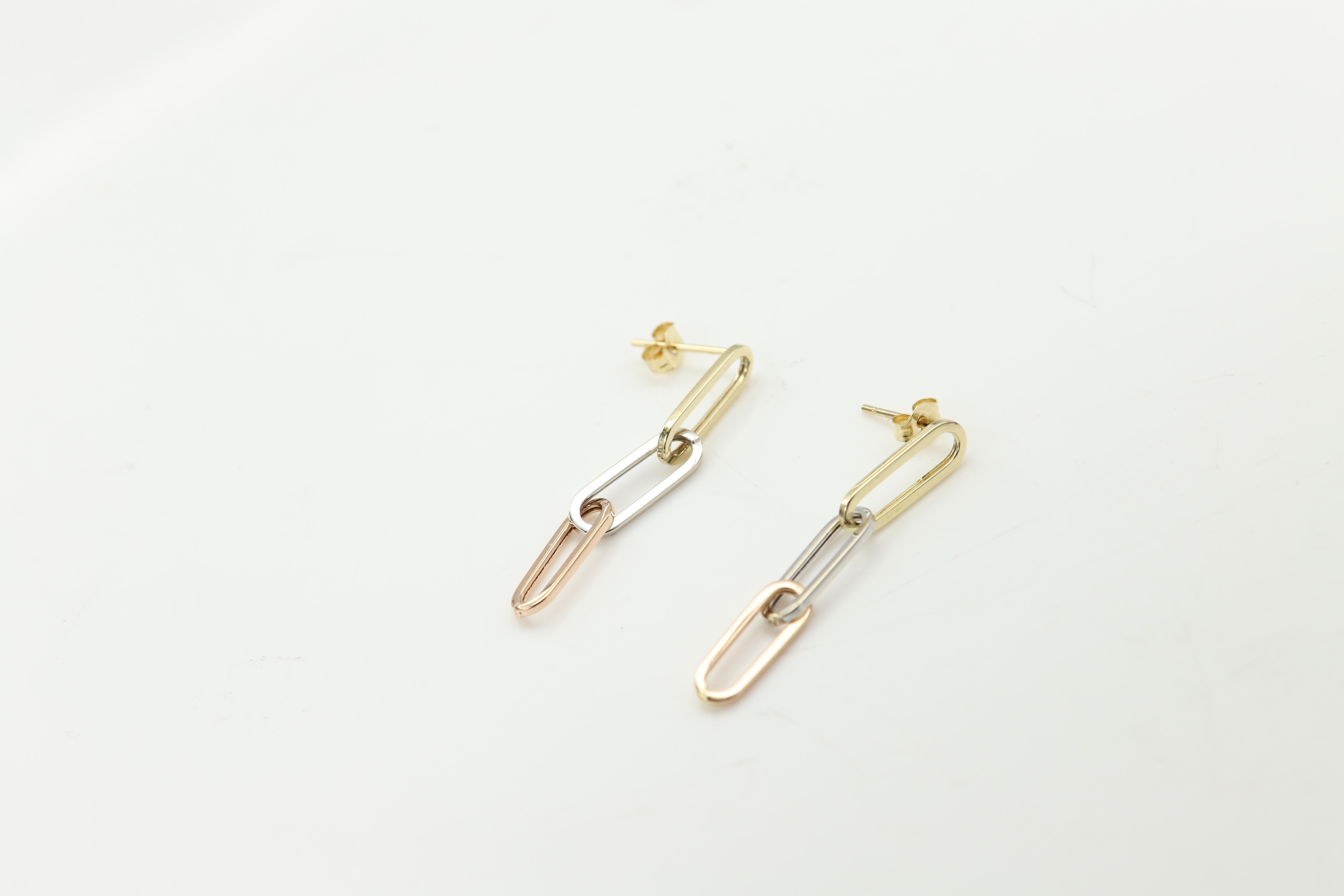 Pendientes de clip de oro de 14 quilates de 3 colores de 5 mm colgantes de 1,5' pulgadas de largo en venta 2