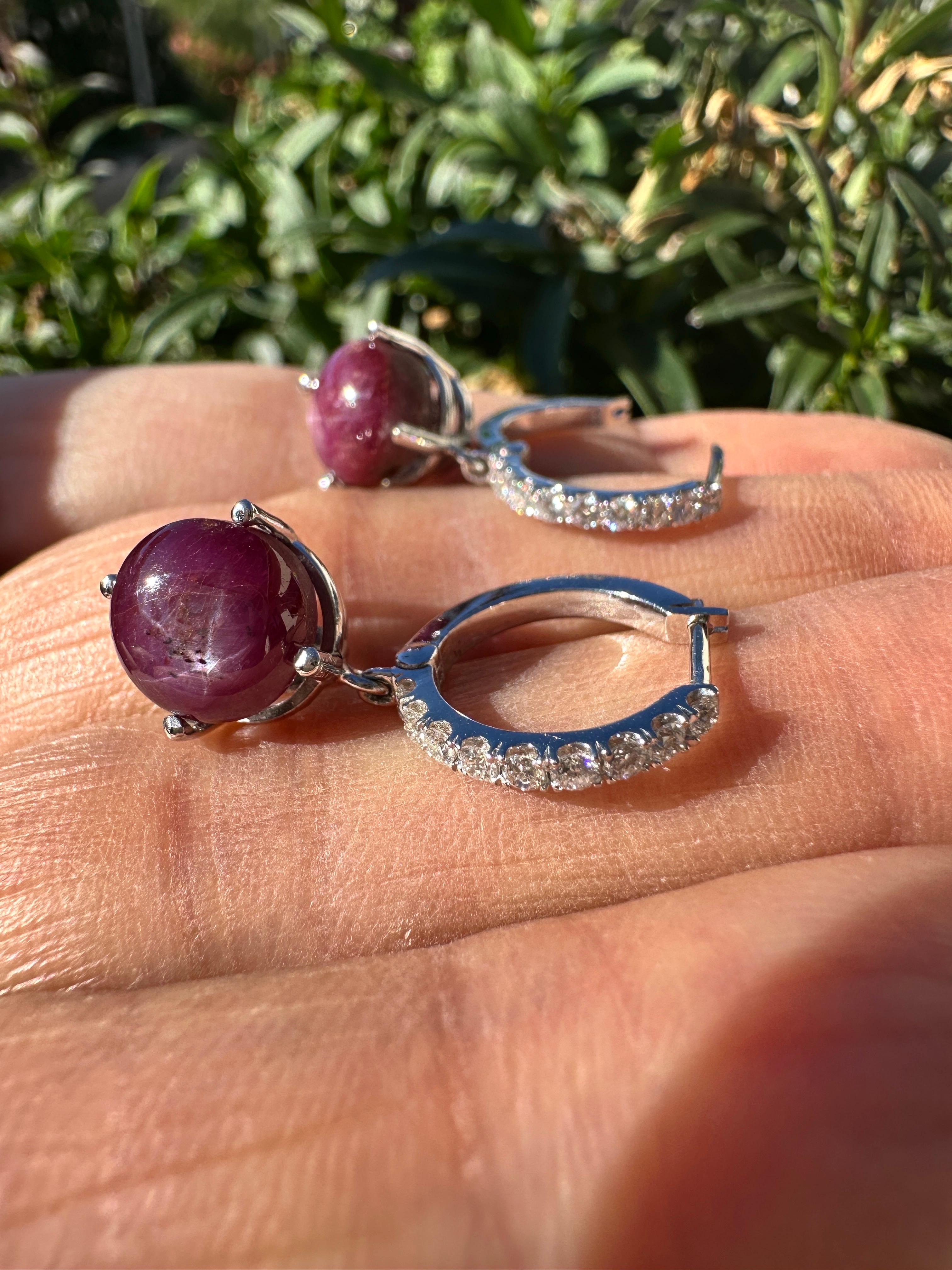 Orecchini di diamanti a leva con stella di rubino da 5 carati in 14 carati in vendita 1