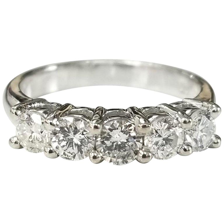 14 Karat 5-Stein-Diamant-Ring mit einem Gewicht von .95pts im Angebot
