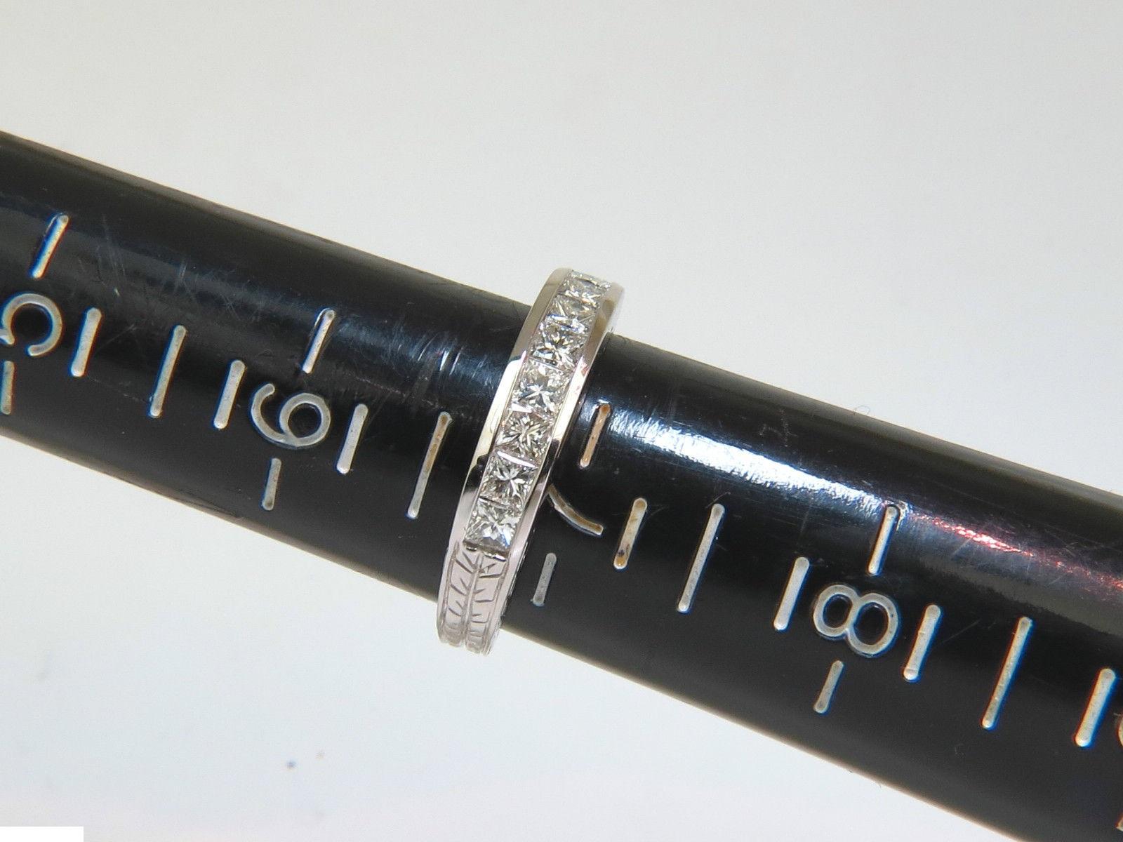 Edwardian Deco Prinzessin geschnitten Band



Diamanten: .72ct.
 vollschnitte 
G-Farbe 

.

Vs-2 Klarheit
14kt. Weißgold

Aktuelle Größe: 6 3/4

Wir können die Größe ohne zusätzliche Gebühren ändern

3.5 Gramm.

3.000 $ Schätzungsbericht wird