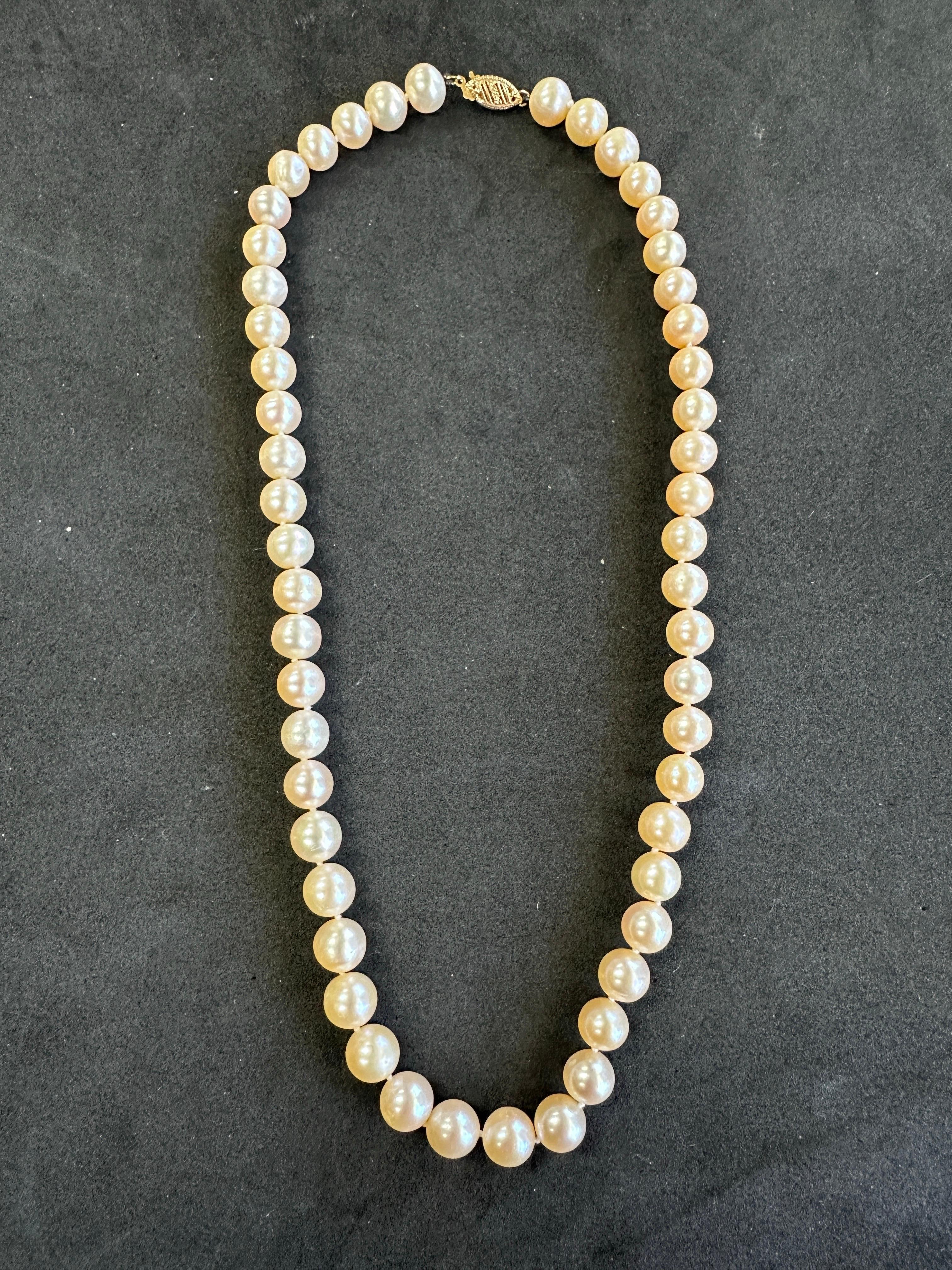 14 carats 8 1/2 mm perles de culture, 18 pouces strand en vente 1