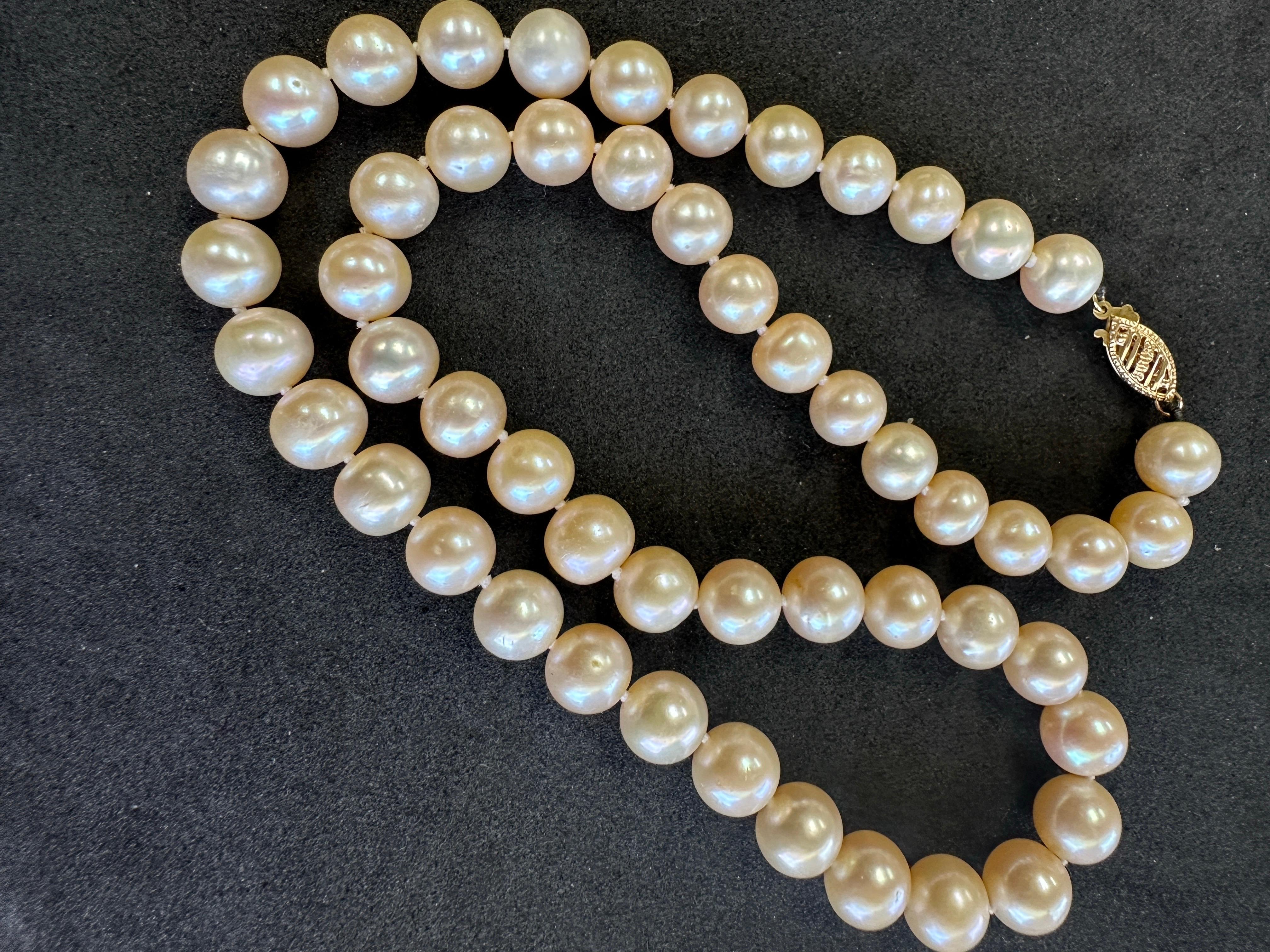 14 carats 8 1/2 mm perles de culture, 18 pouces strand en vente 3