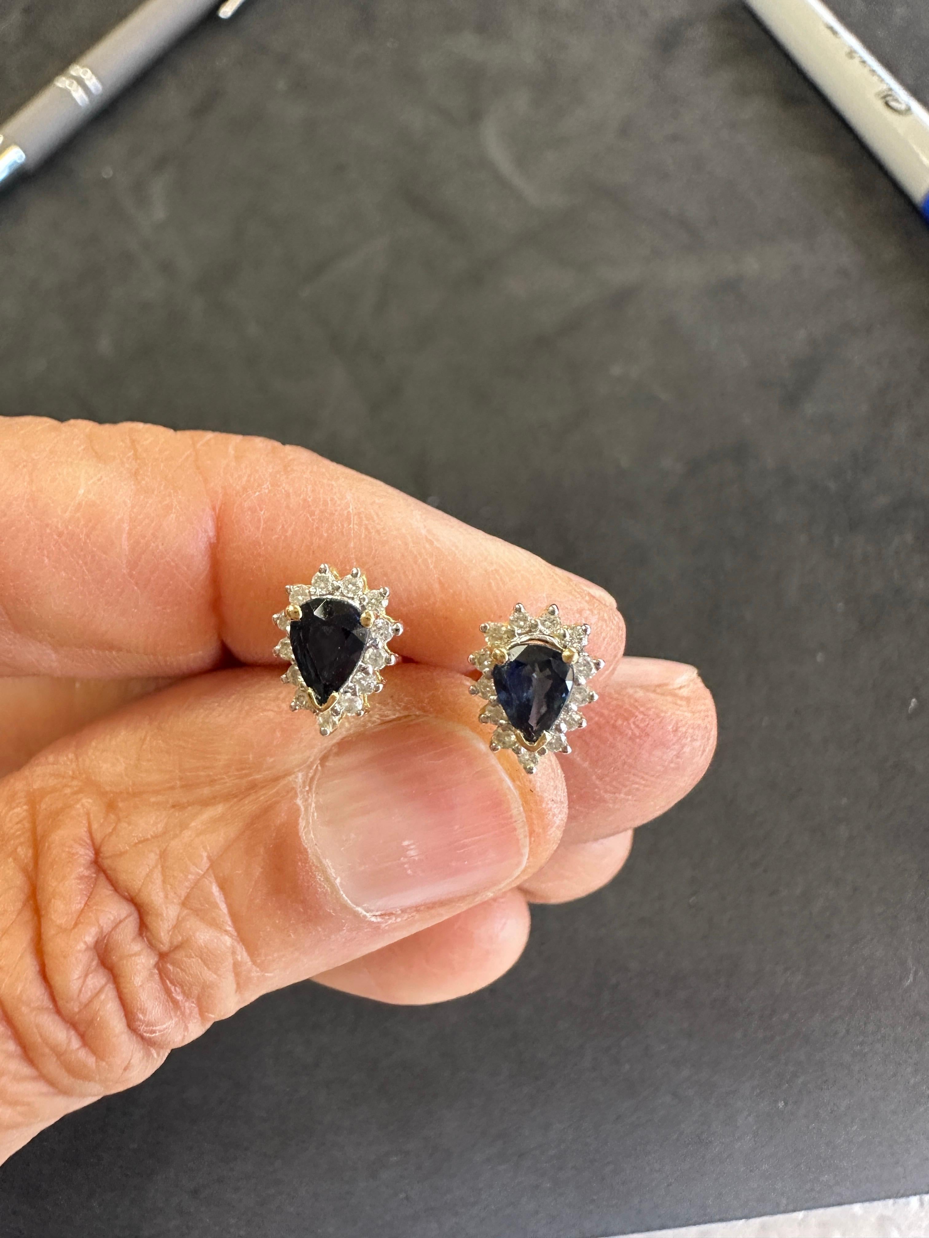 14 Karat .85 Carat Sapphire Pear-Shaped Halo Diamond Stud, Earrings en vente 7