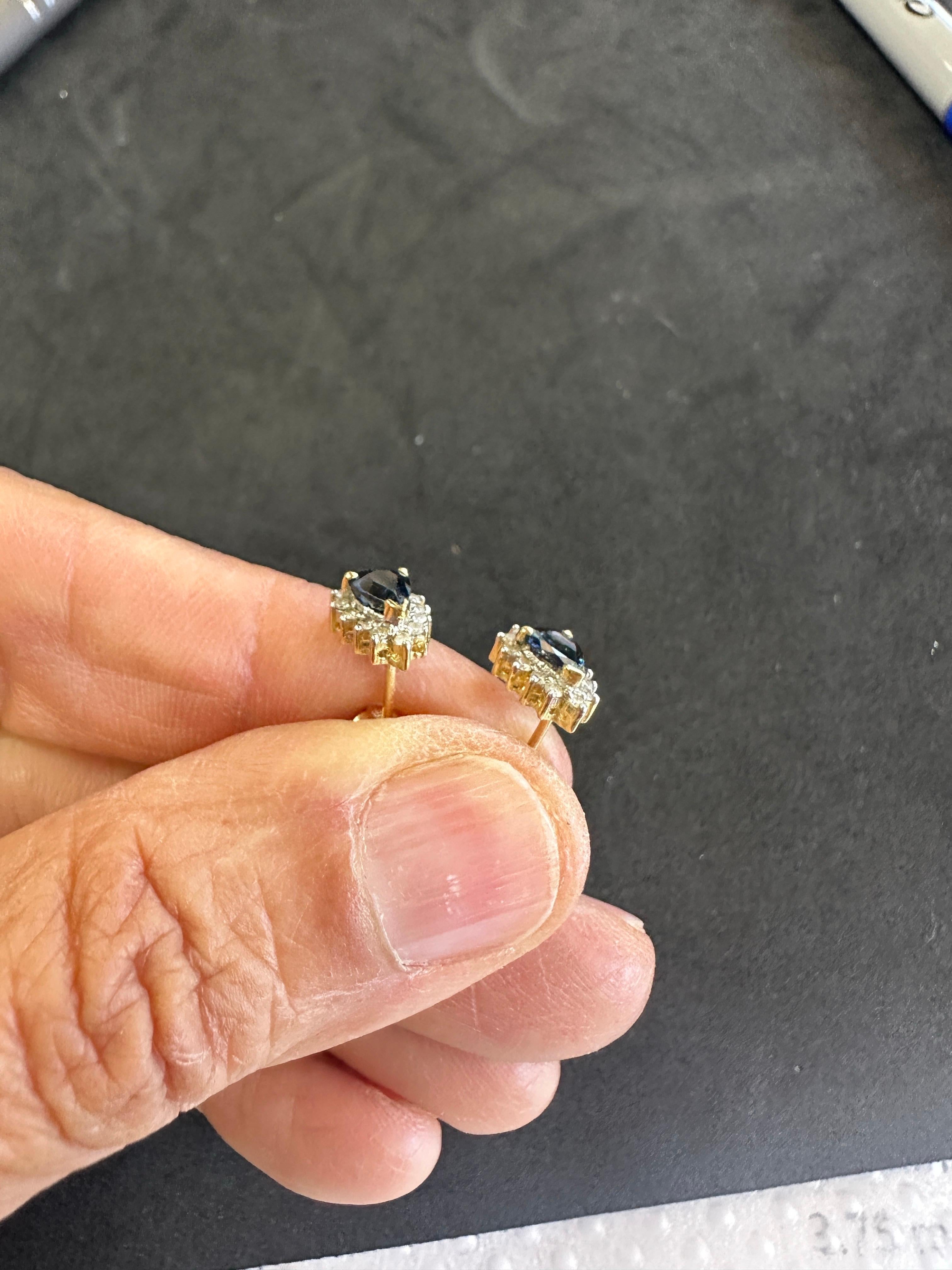 Taille poire 14 Karat .85 Carat Sapphire Pear-Shaped Halo Diamond Stud, Earrings en vente