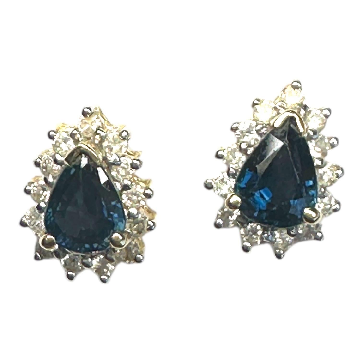 14 Karat .85 Carat Sapphire Pear-Shaped Halo Diamond Stud, Earrings Unisexe en vente