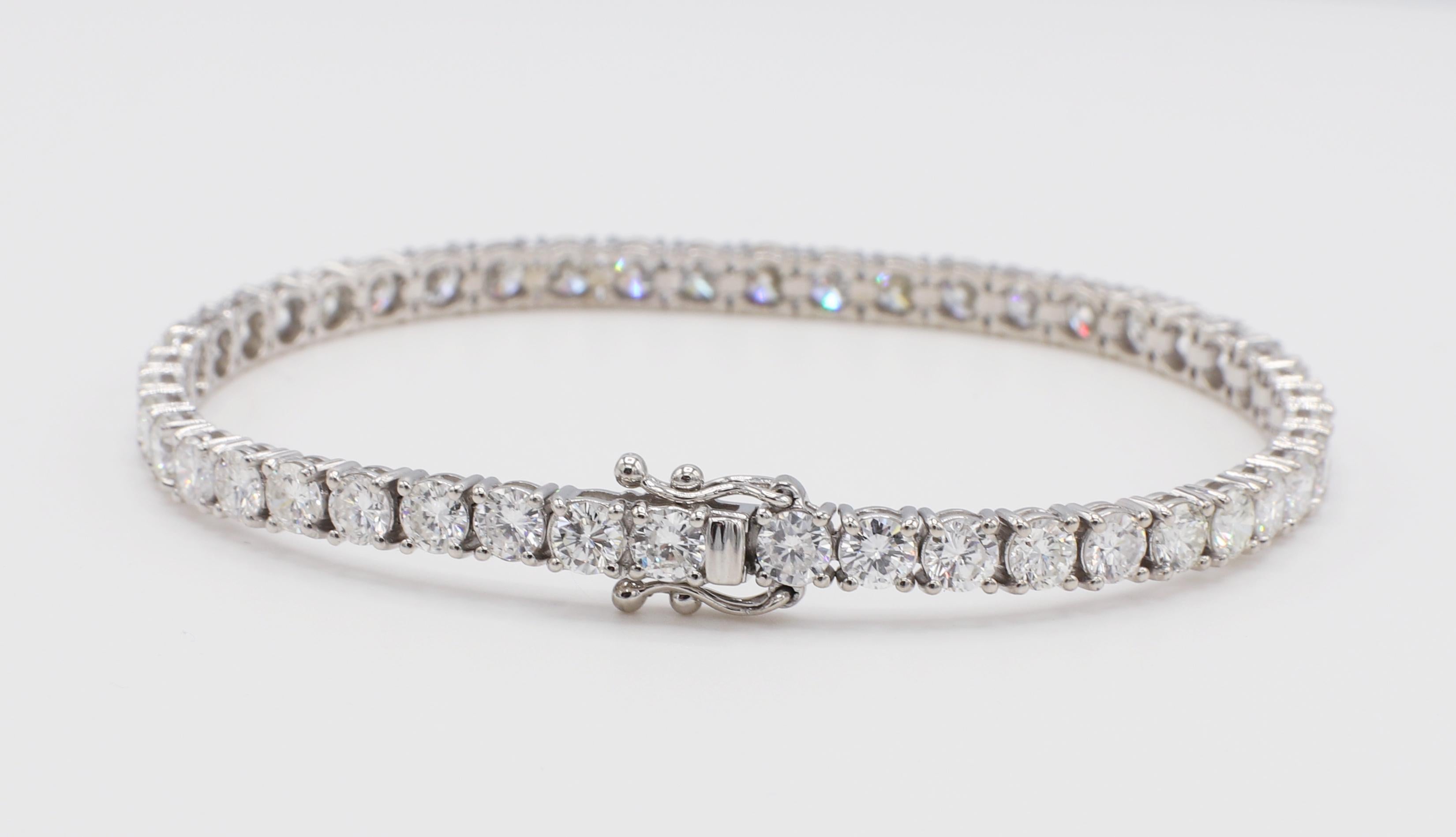 Modern 14 Karat 8.64 Carat Round Diamond Line Tennis Bracelet