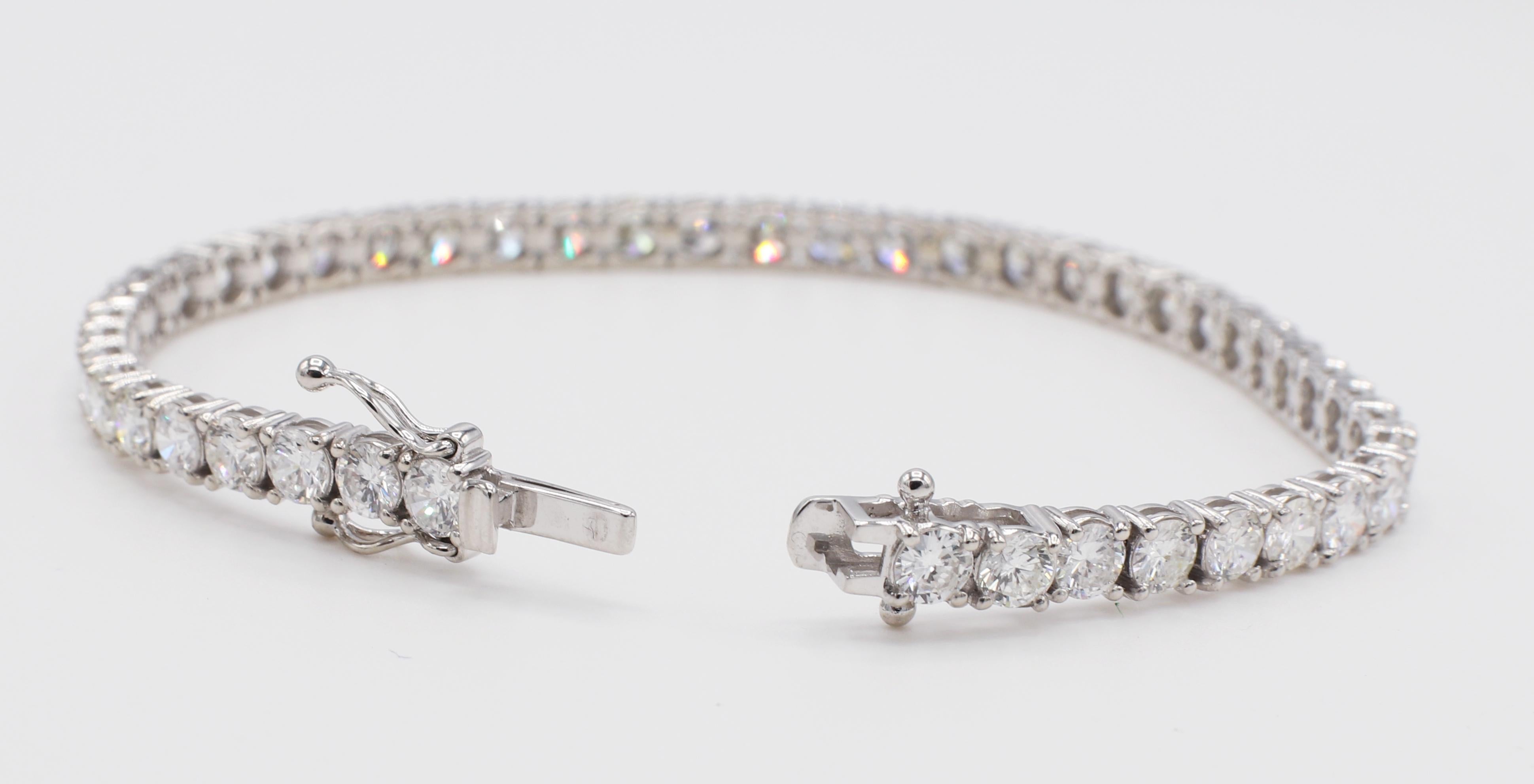 14 Karat 8.64 Carat Round Diamond Line Tennis Bracelet In New Condition In  Baltimore, MD