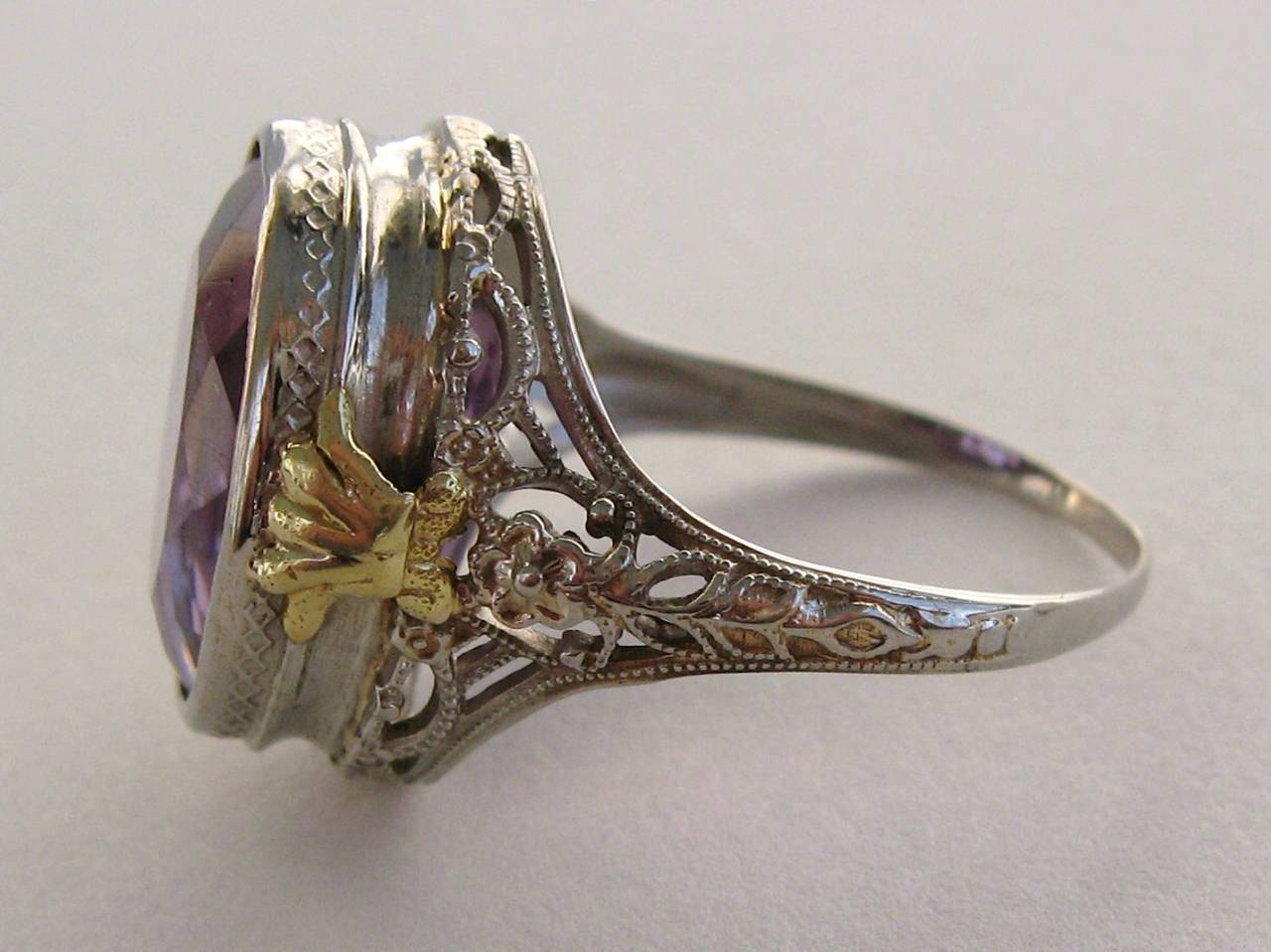 Filigraner Ring aus 14 Karat Amethyst-Gold, 1920er Jahre im Zustand „Gut“ im Angebot in Wallkill, NY