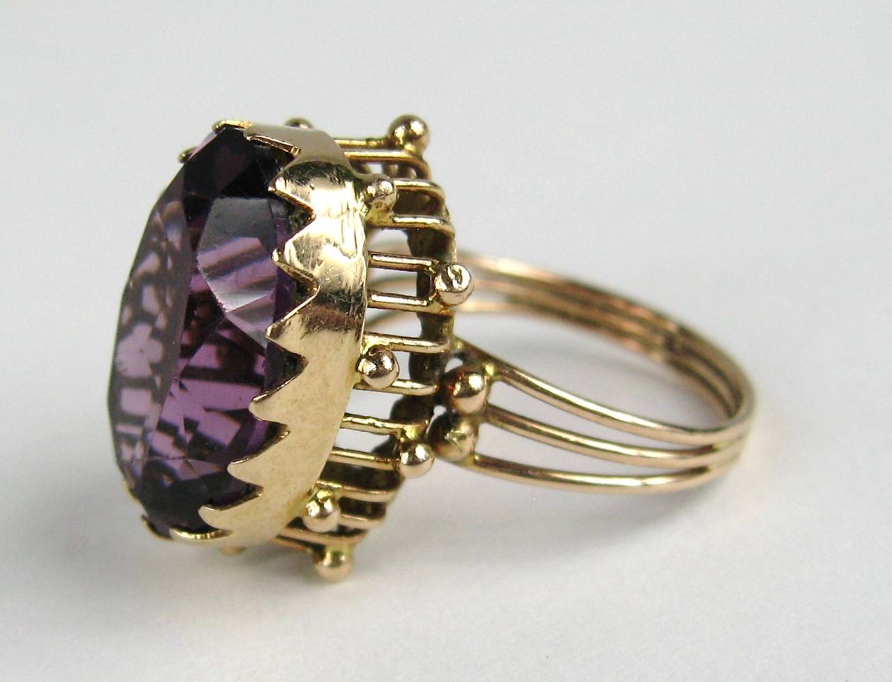 14 Karat Amethyst Gold Ring 19th Century Claw Set In Good Condition For Sale In Wallkill, NY