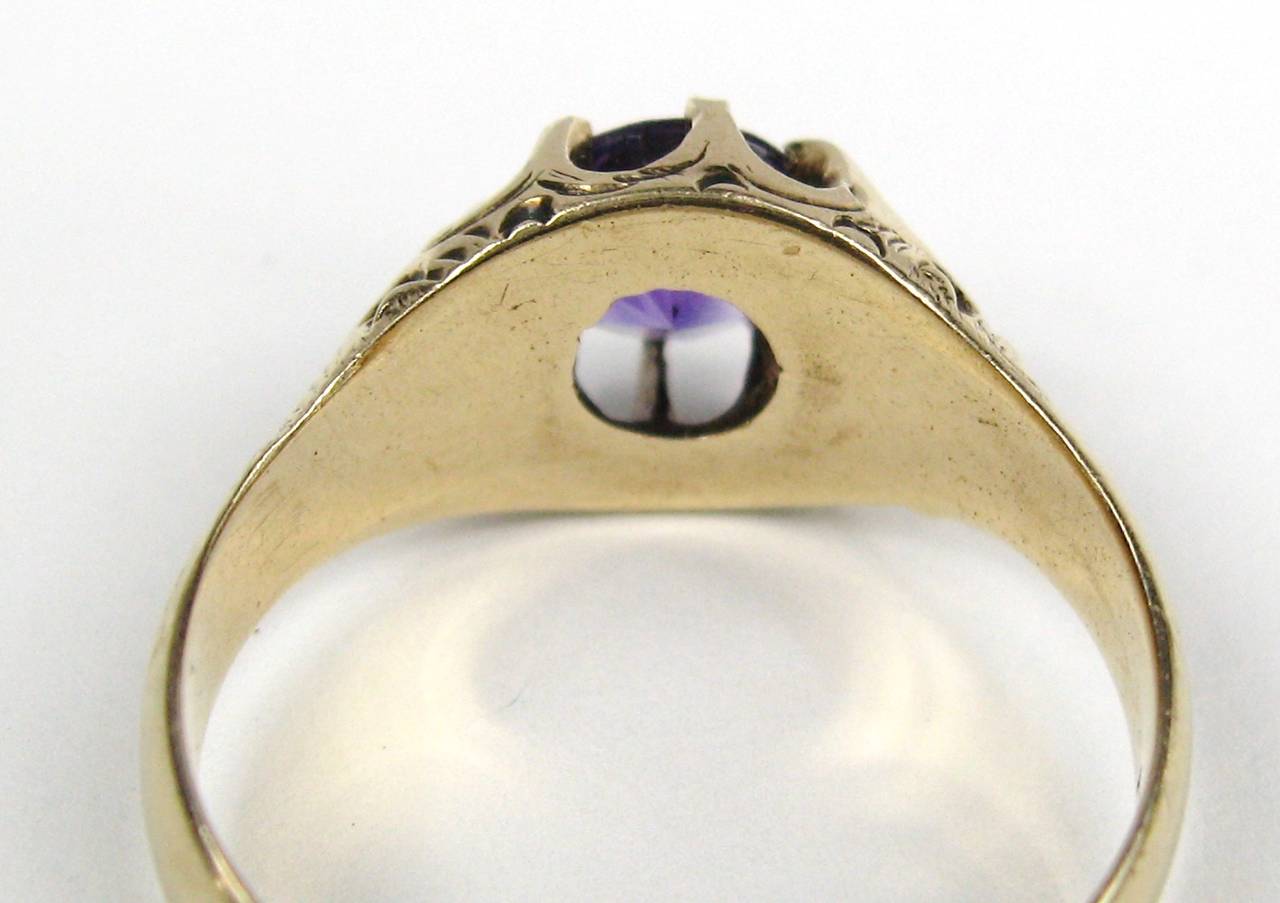 Round Cut 14 Karat Amethyst Gold Ring Unisex Victorian Claw Set For Sale