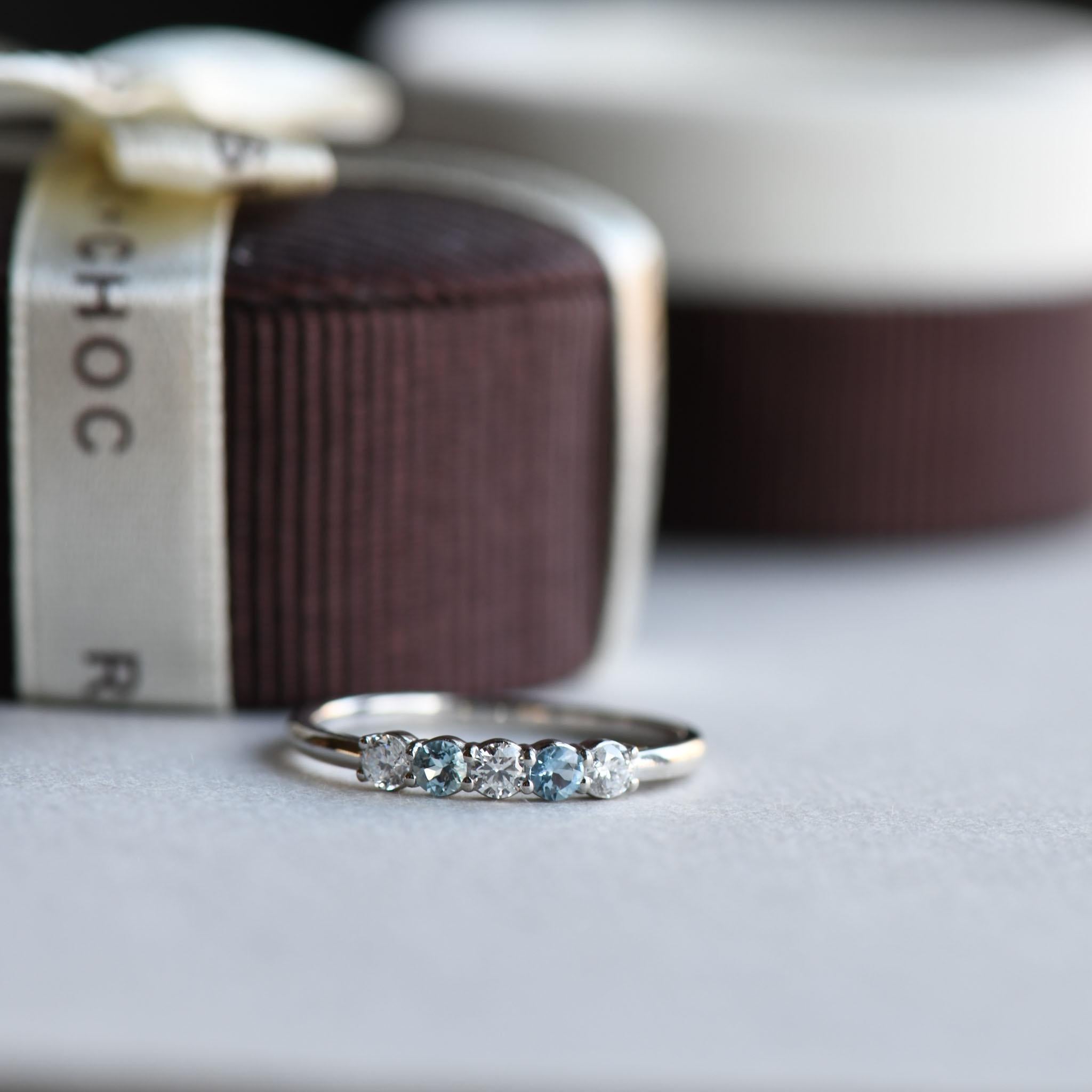 Contemporary 14 Karat Aquamarine Diamond White Gold Ring For Sale