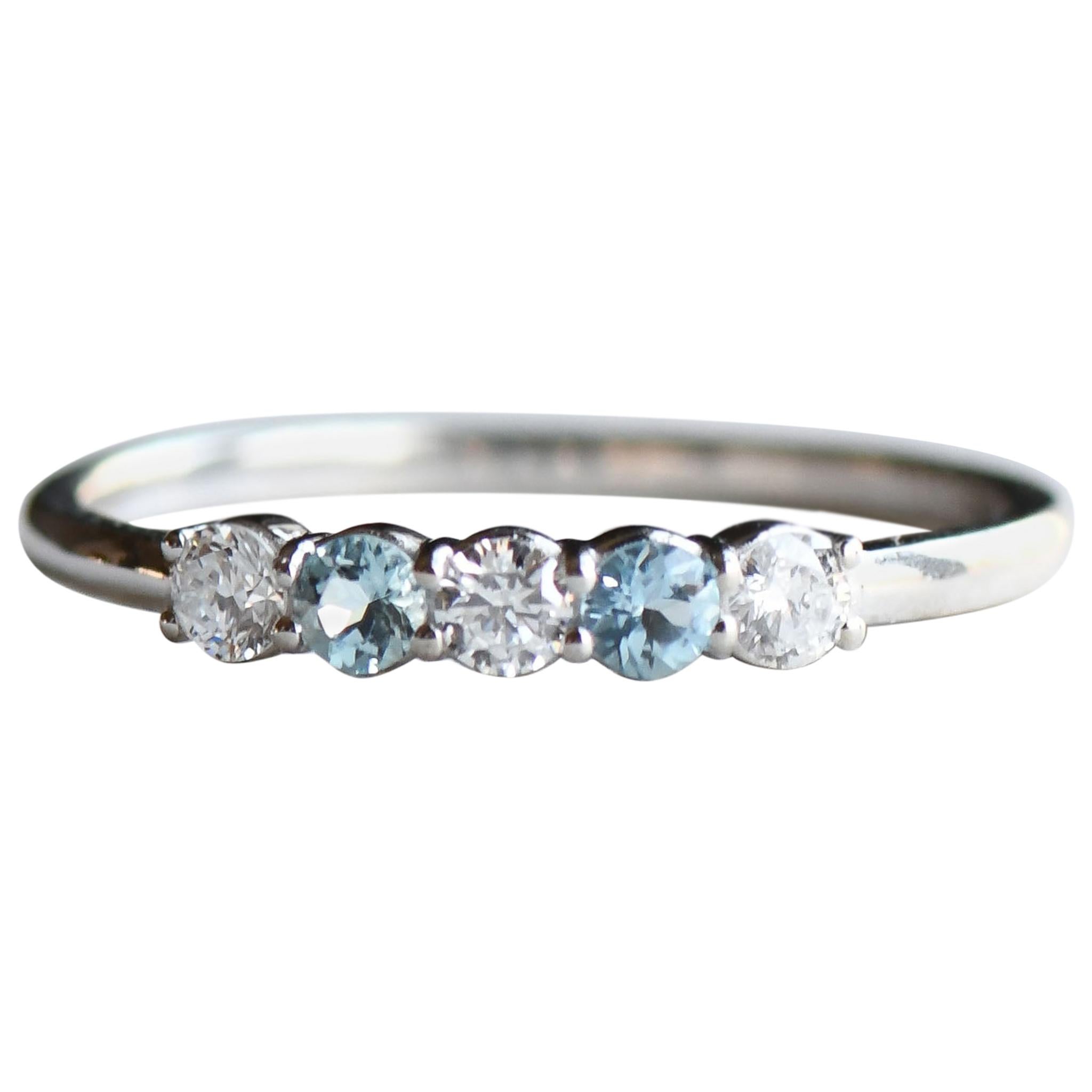 14 Karat Aquamarine Diamond White Gold Ring For Sale