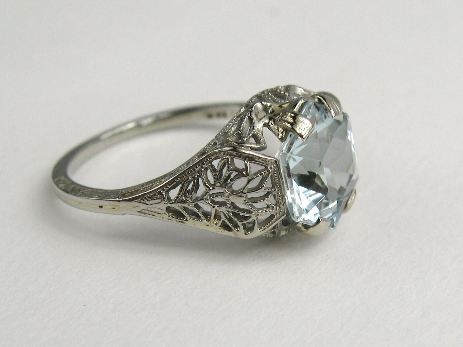 Women's 14 Karat Aquamarine Ring Art Deco European Cut, 1920s