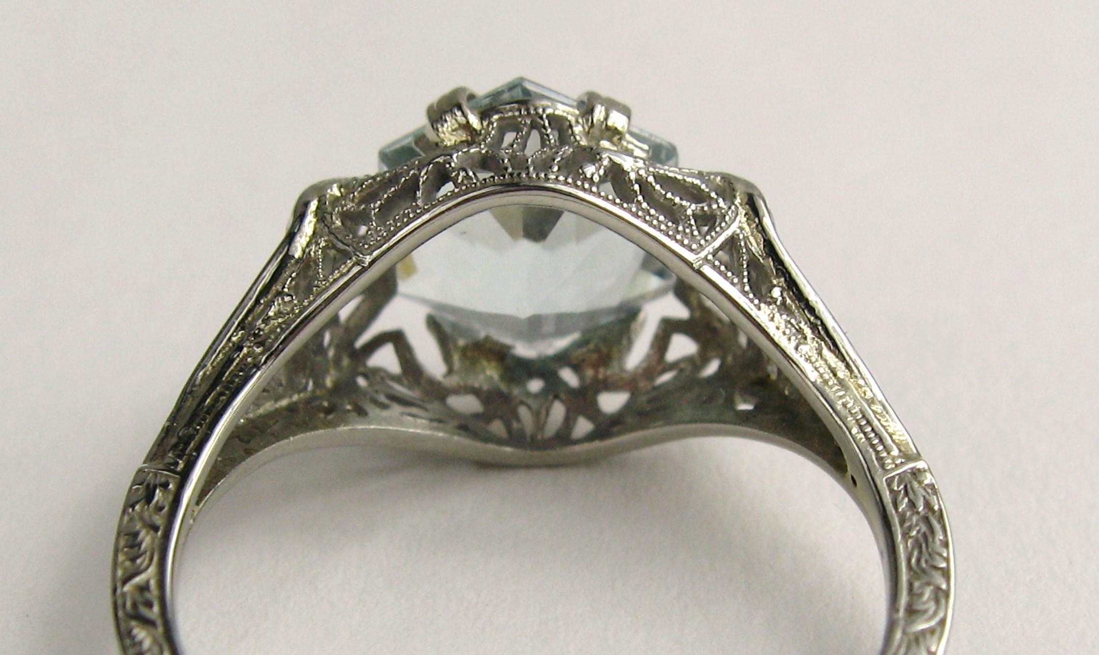 14 Karat Aquamarine Ring Art Deco European Cut, 1920s 2