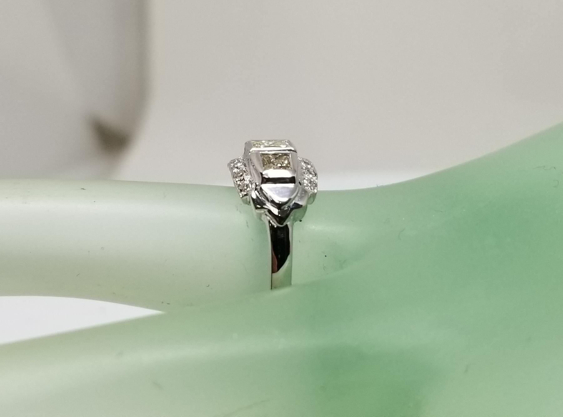 14 Karat Art Deco Style Diamond Filigree Ring with 3 Princess Cut Diamonds For Sale 4