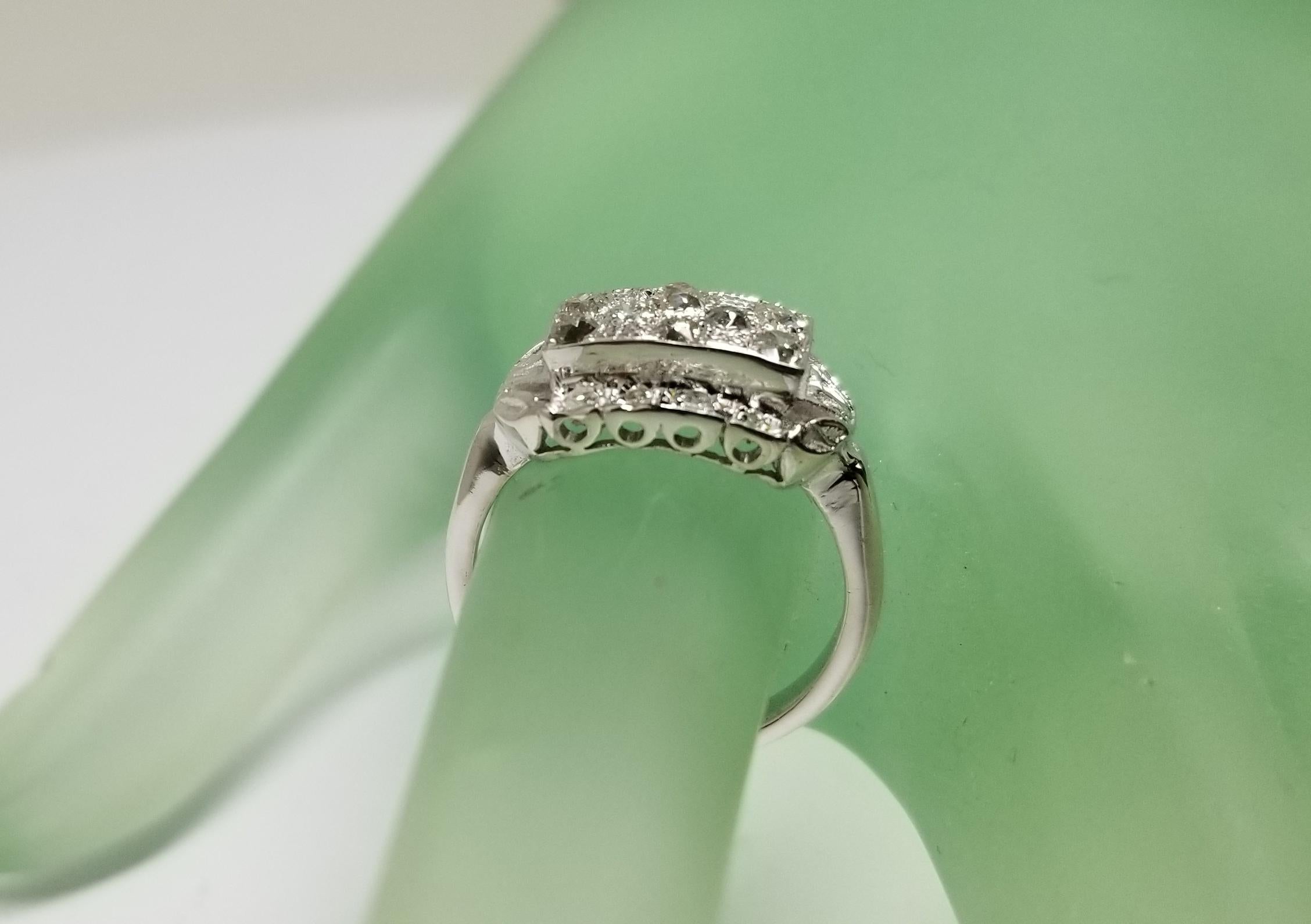 14 Karat Art Deco Style Diamond Filigree Ring with .65 Points en vente 1