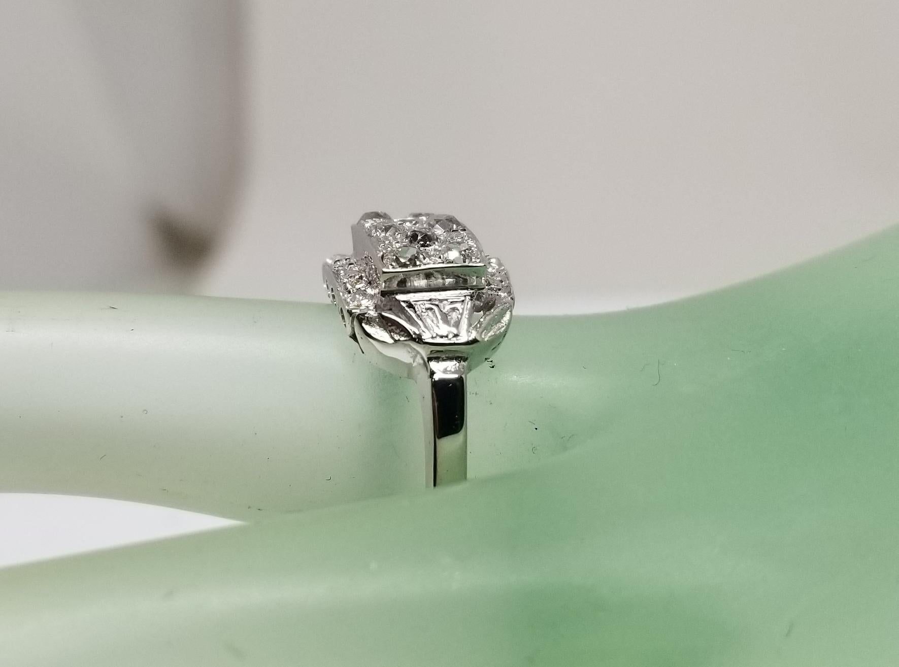 14 Karat Art Deco Style Diamond Filigree Ring with .65 Points en vente 2