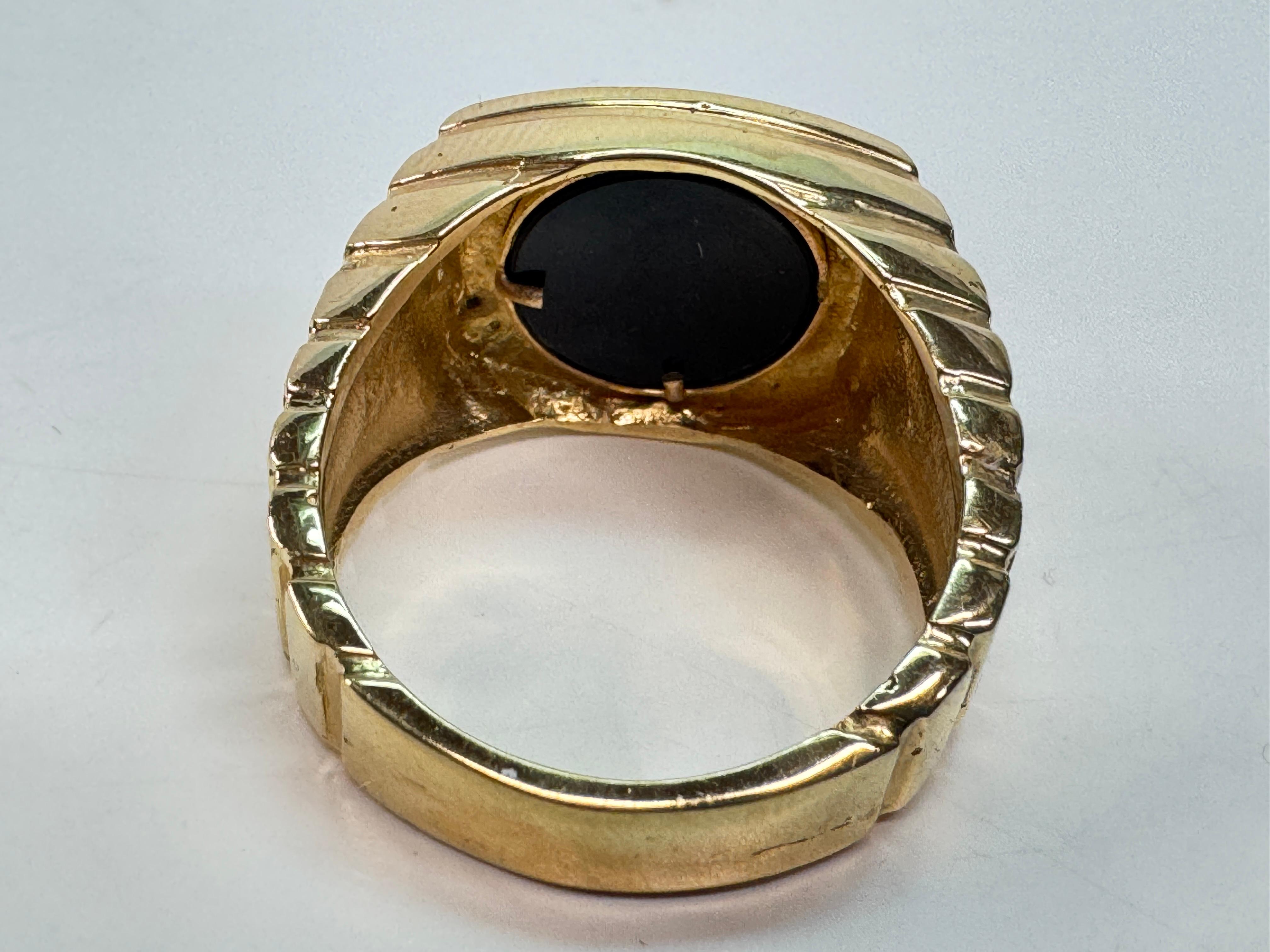 14 Karat Black Onyx Ring In Good Condition For Sale In Palm Desert, CA